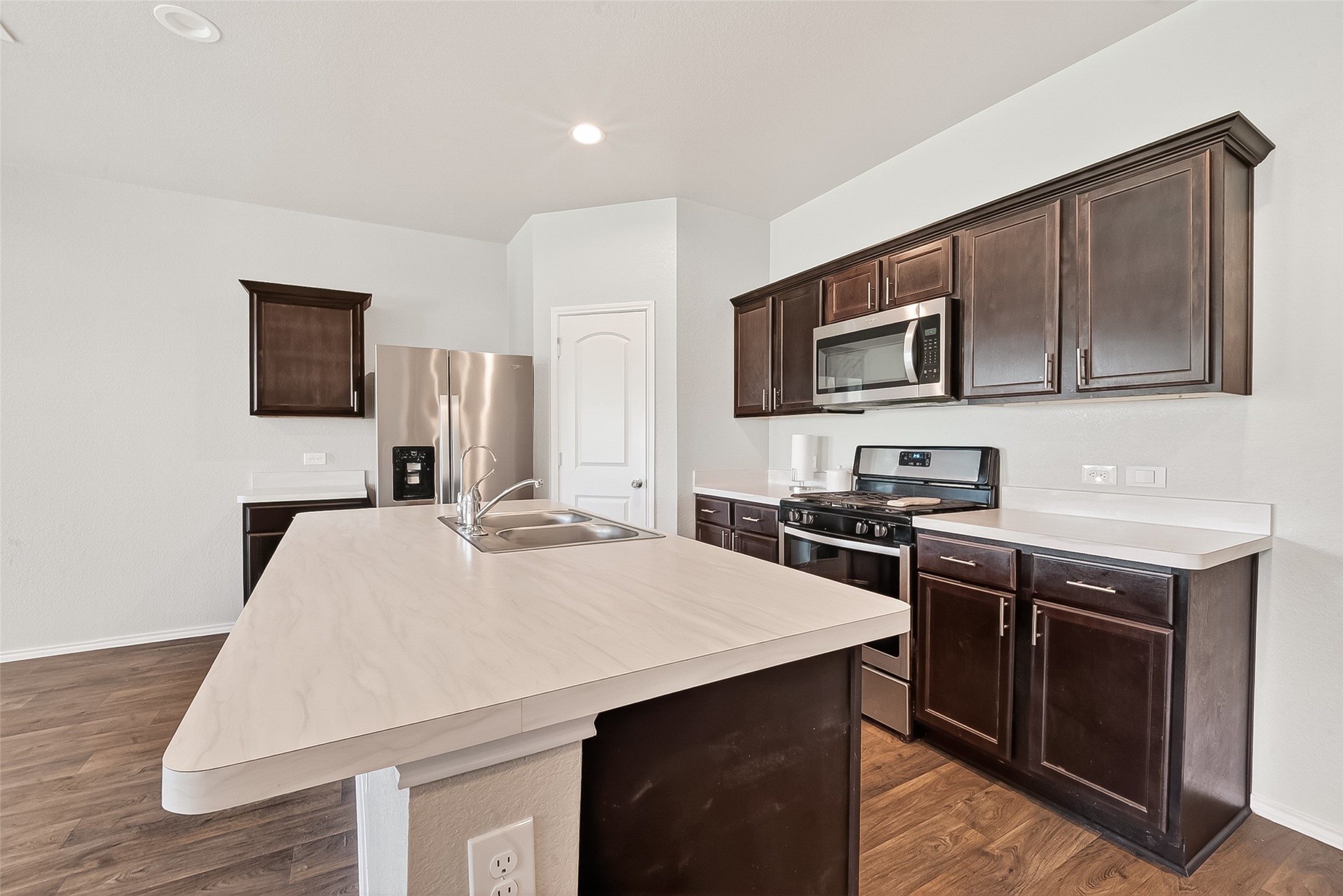21500 Rustic Elm Drive Property Photo 14