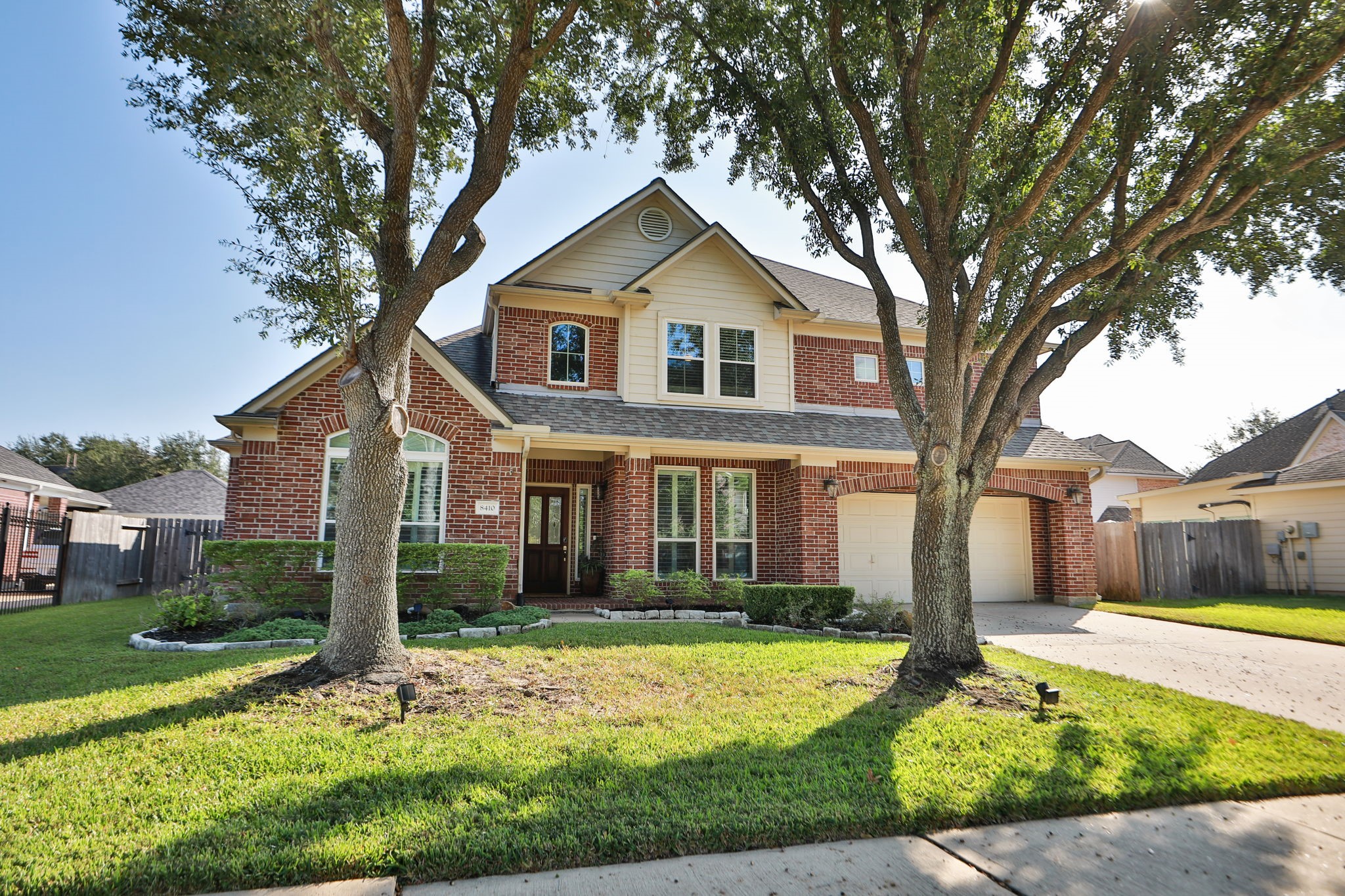 8410 Brighton Lake Lane Property Photo 3