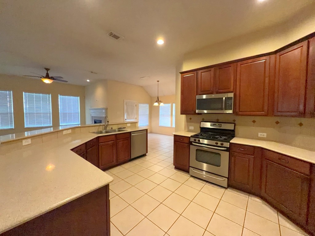 20007 Brackenton Crest Court Property Photo 4