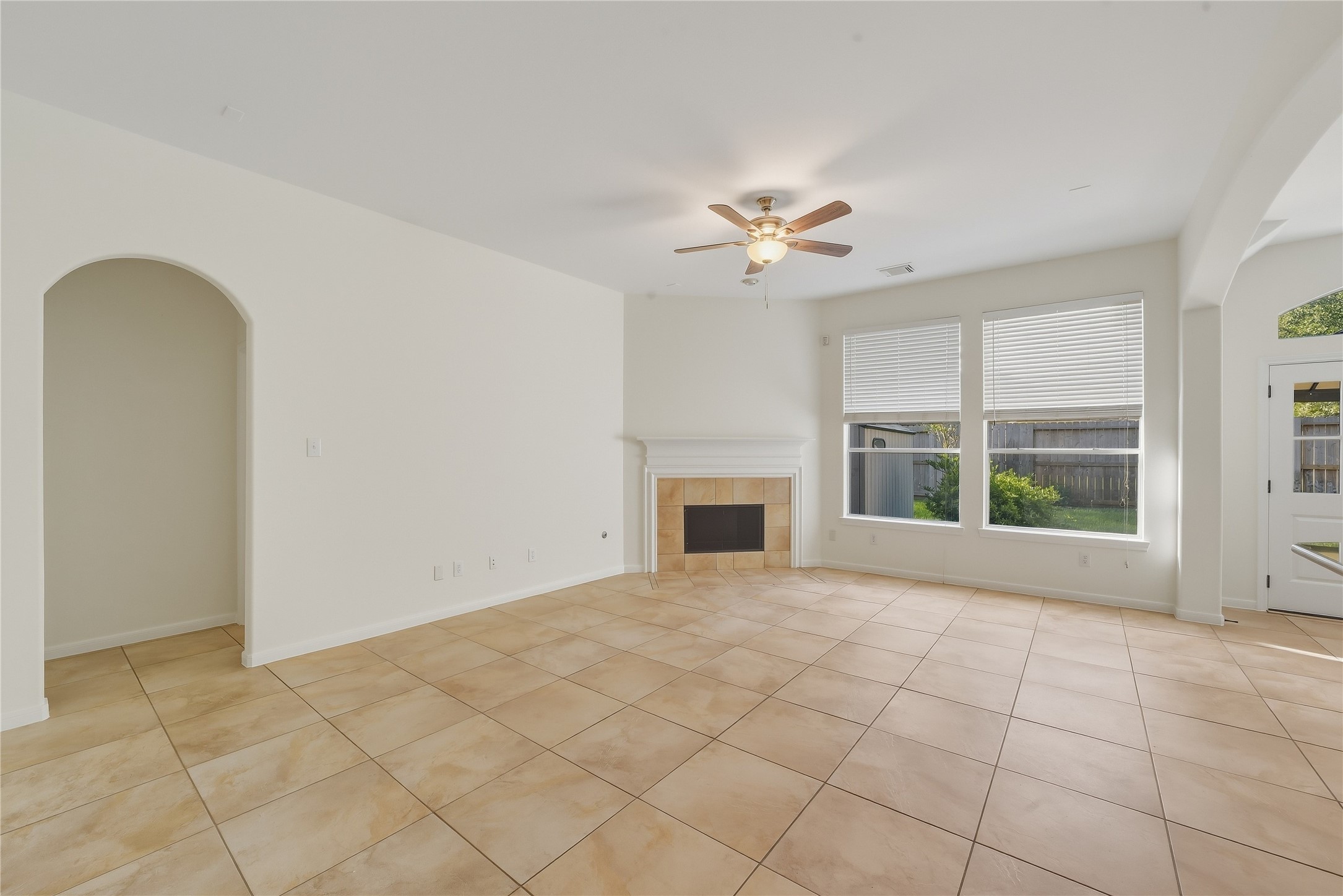 4702 Tremont Glen Lane Property Photo 4