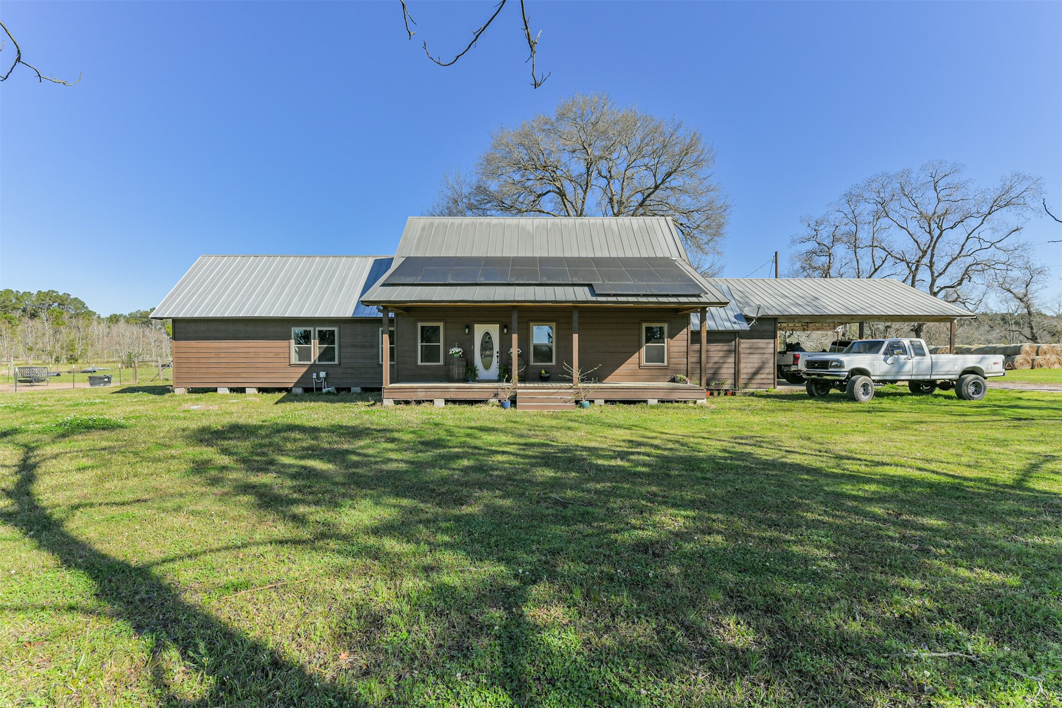 1140 County Road 2274 Property Photo