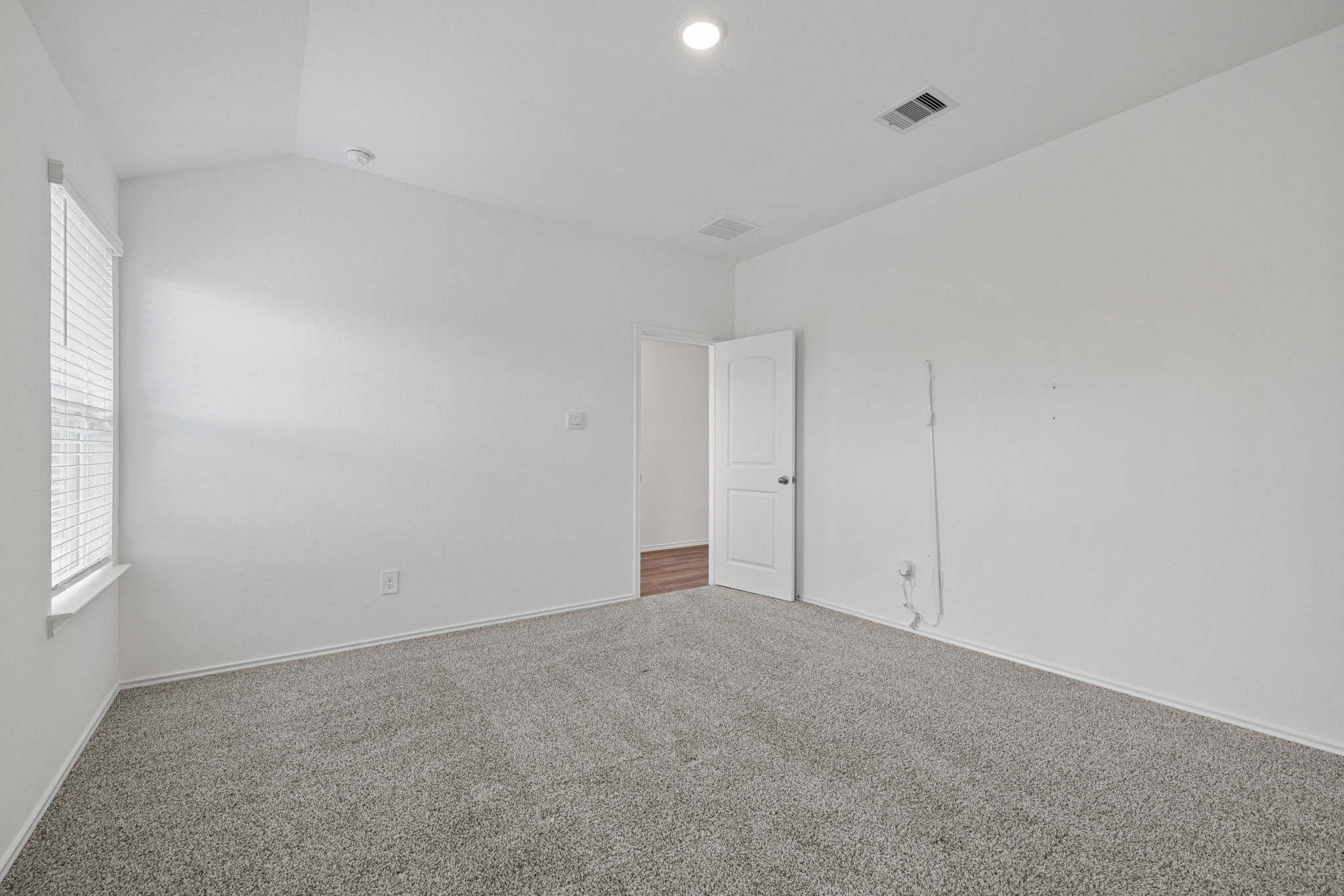 5710 Vintage Oakmont Drive Property Photo 9