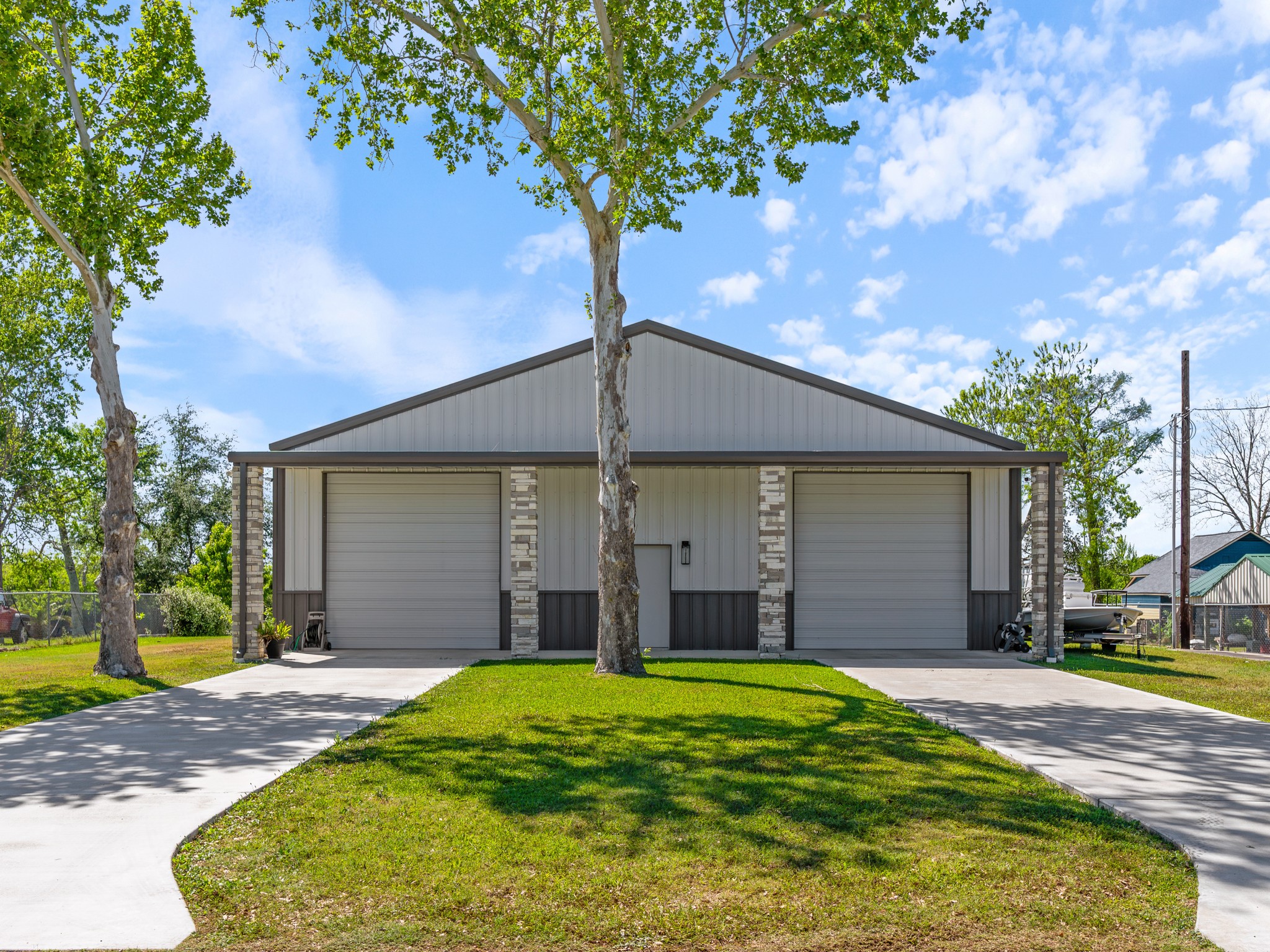 174 County Road 243 Property Photo 1