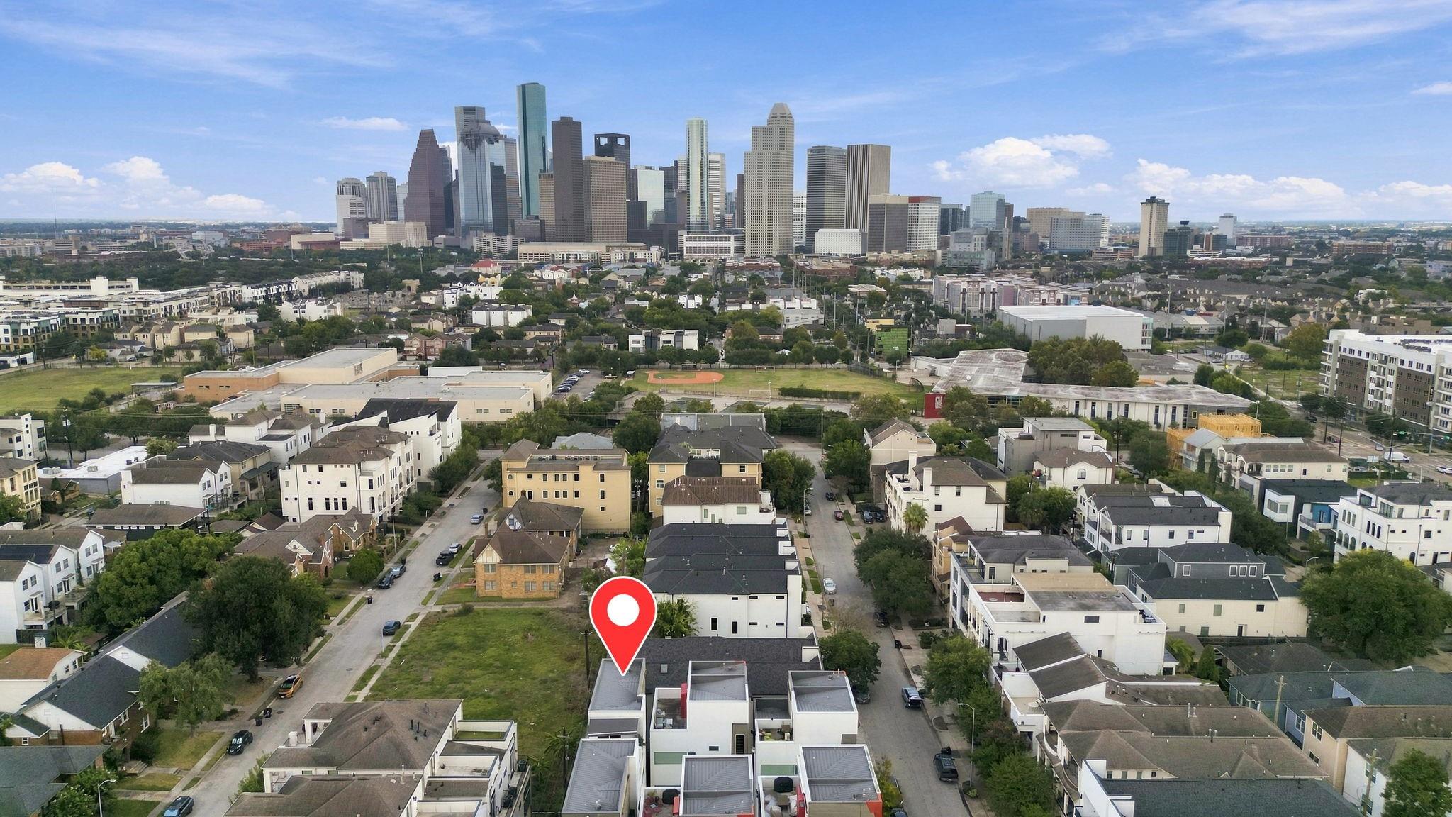 434 W Bell Street, Houston Tx 77019 Property Photo 1