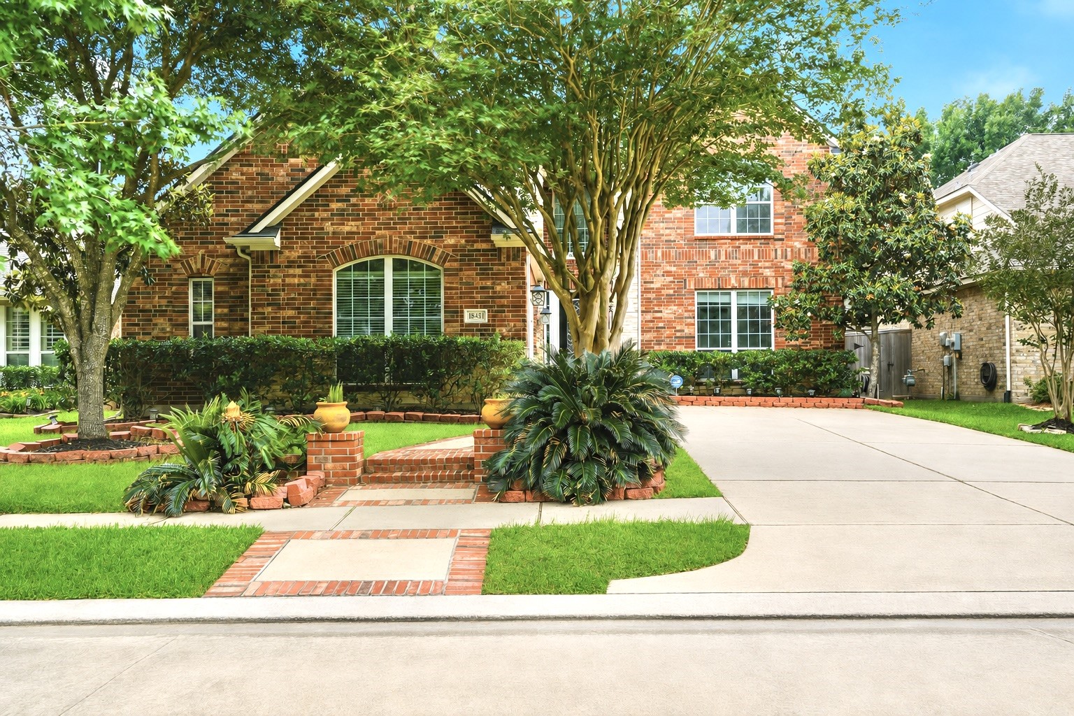 18431 W Laura Shore Drive Property Photo 2