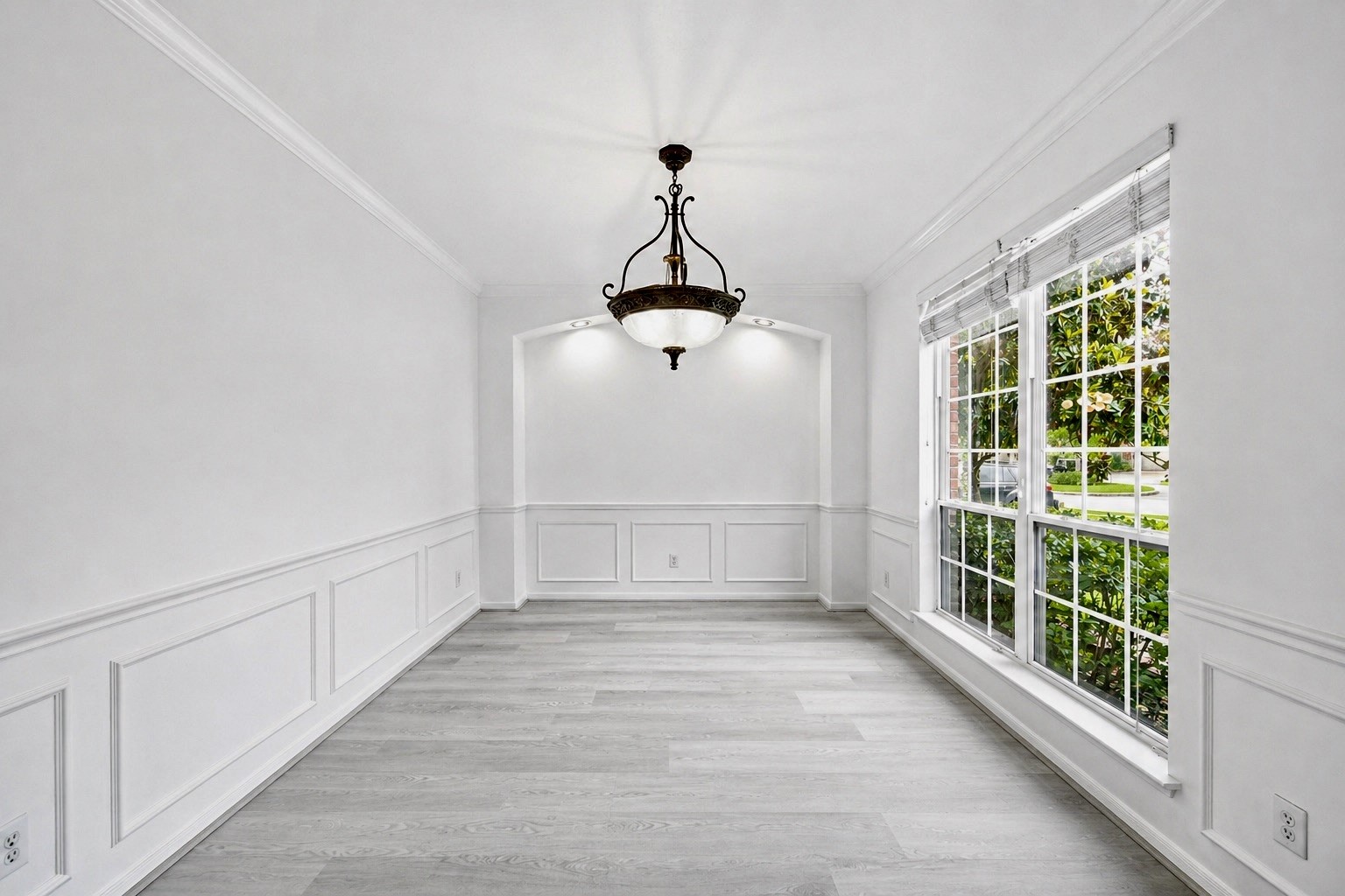 18431 W Laura Shore Drive Property Photo 7