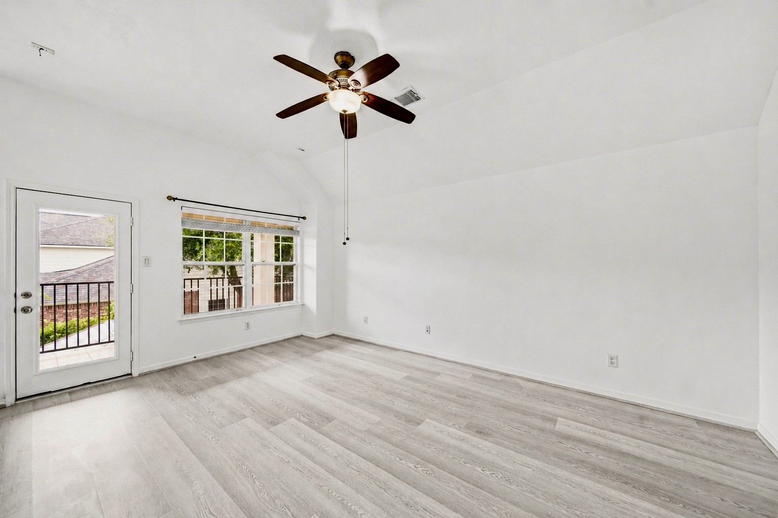 18431 W Laura Shore Drive Property Photo 26