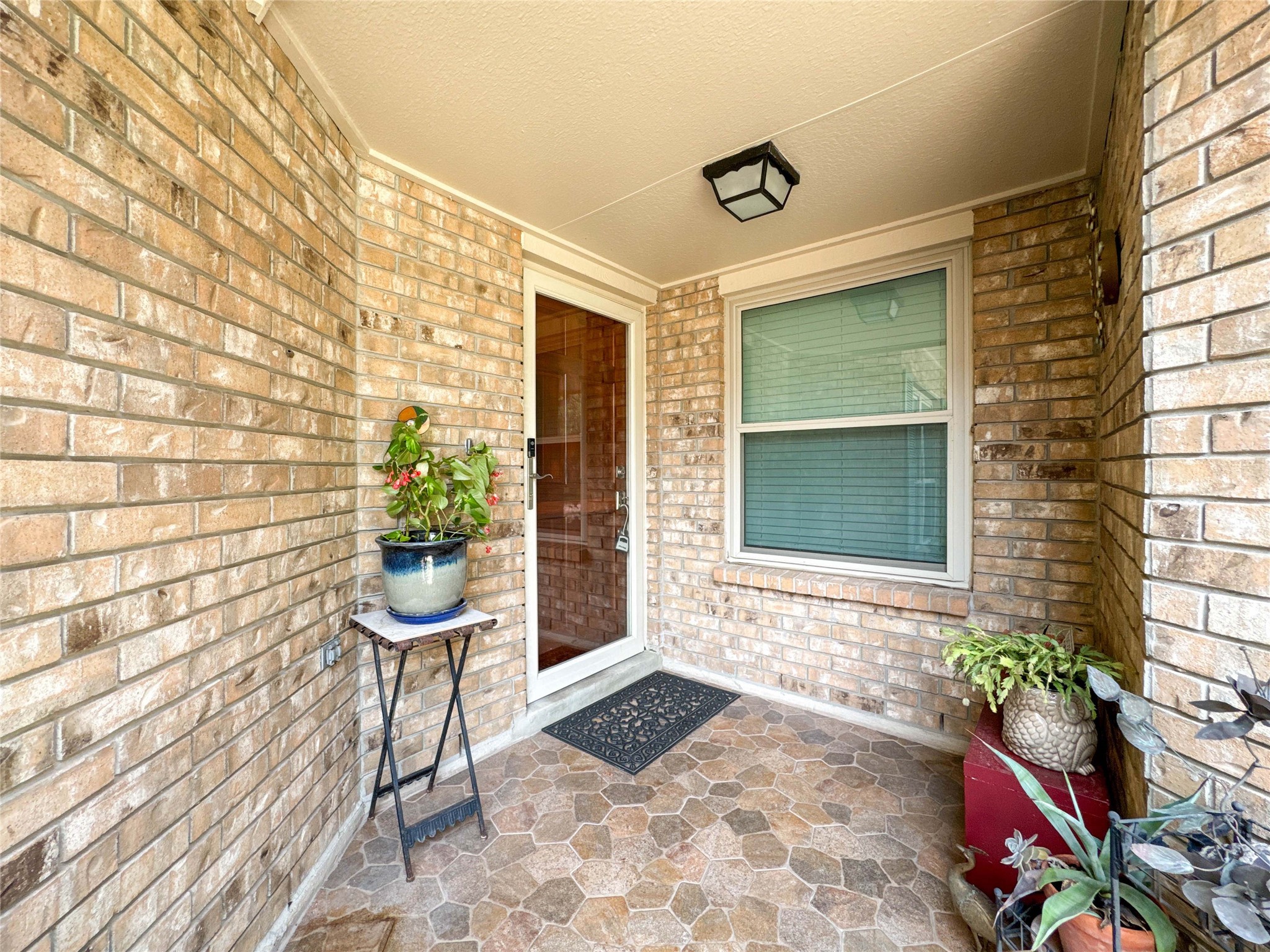 3530 Teakwood Lane Property Photo 3