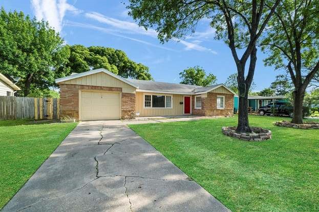 1008 17th Avenue N Property Photo 2