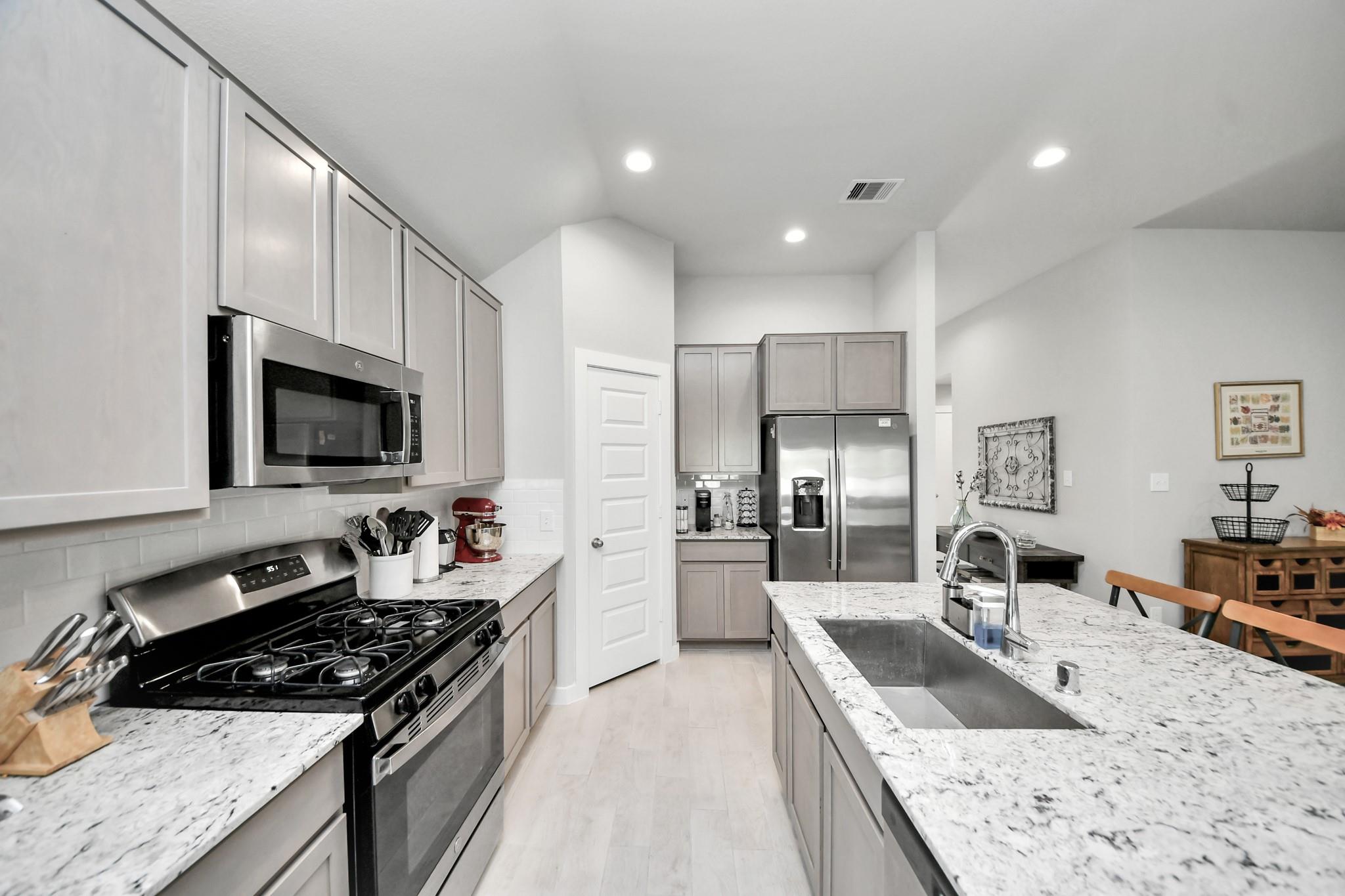 3202 Fogmist Drive Property Photo 18