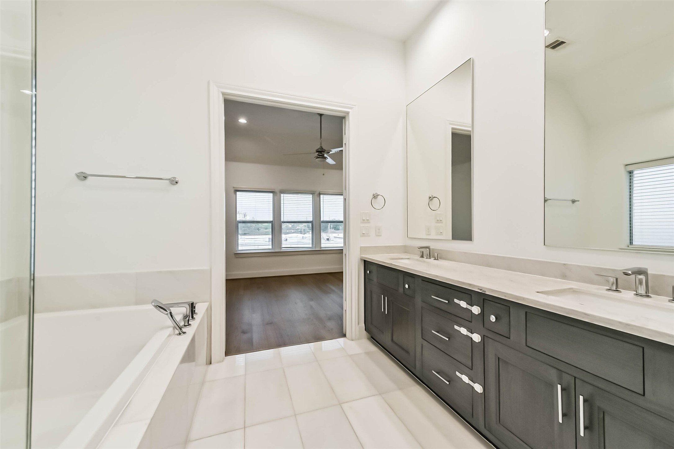 4019 University Grove Street Property Photo 26
