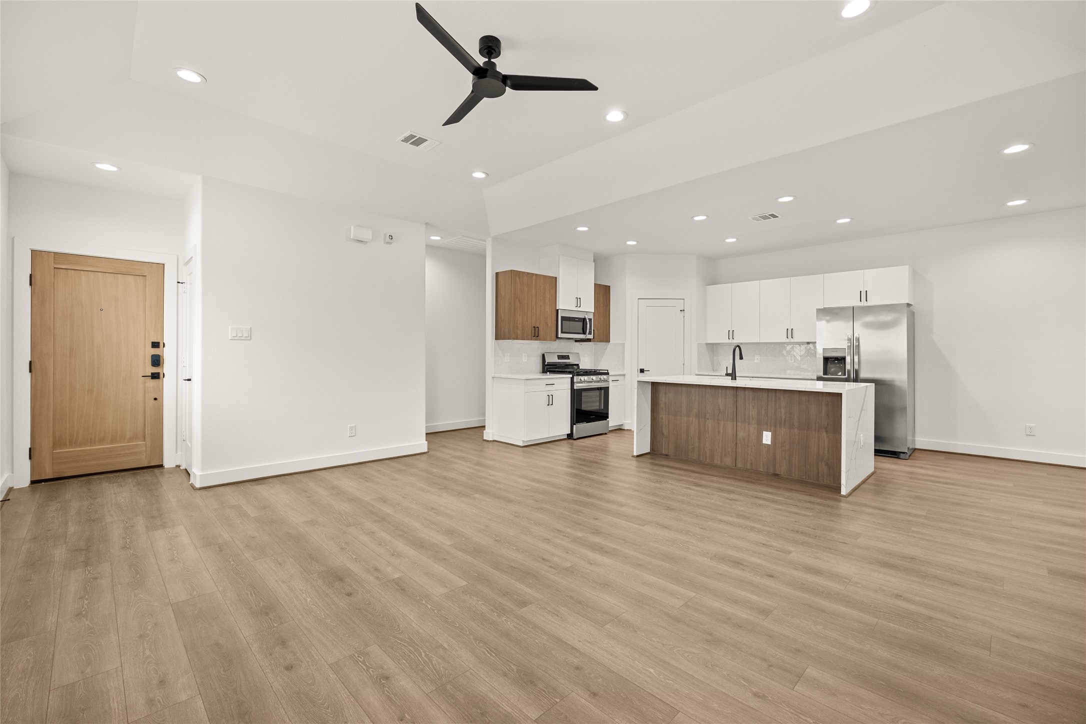 2632 Seaglass View Drive Property Photo 3