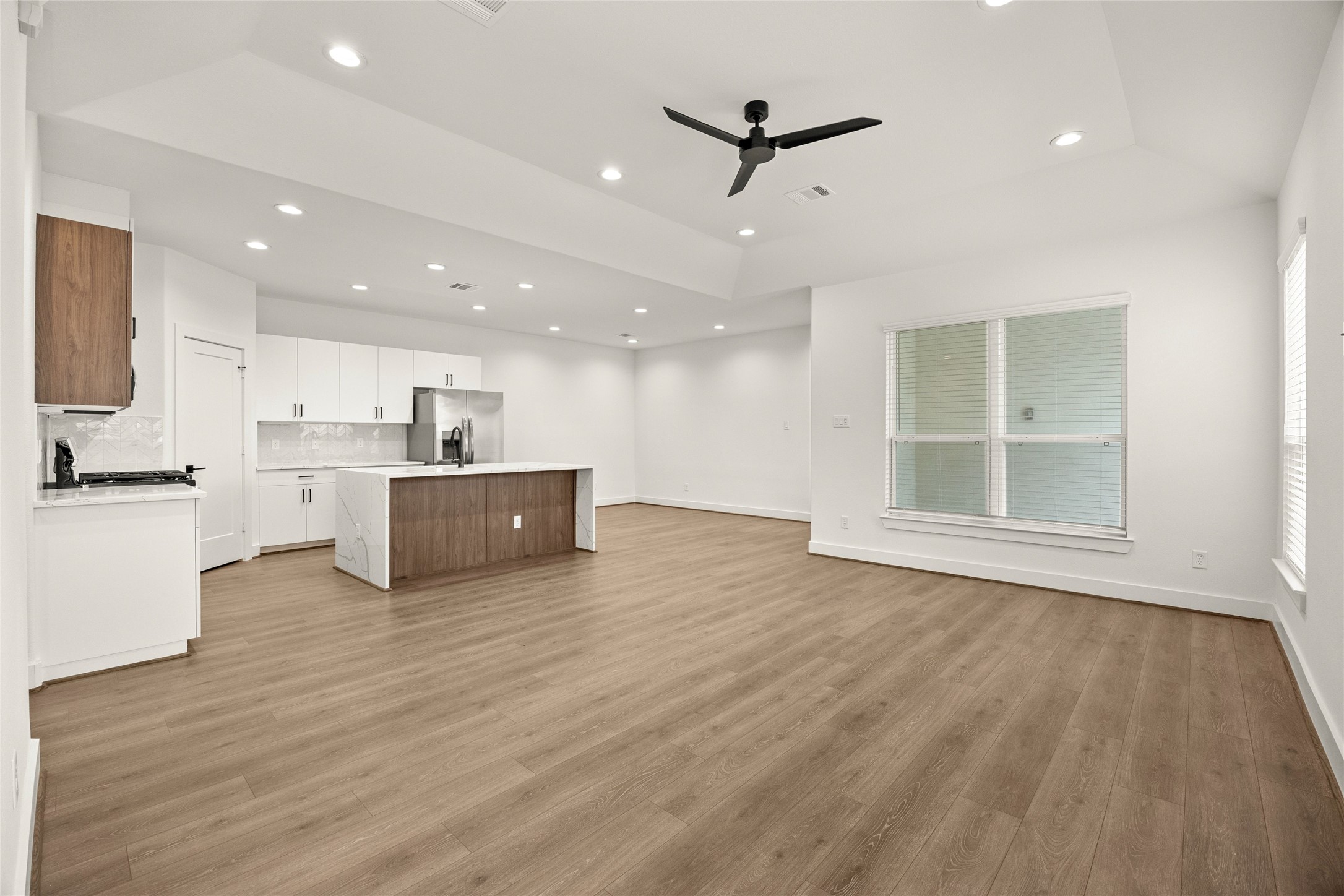 2632 Seaglass View Drive Property Photo 4