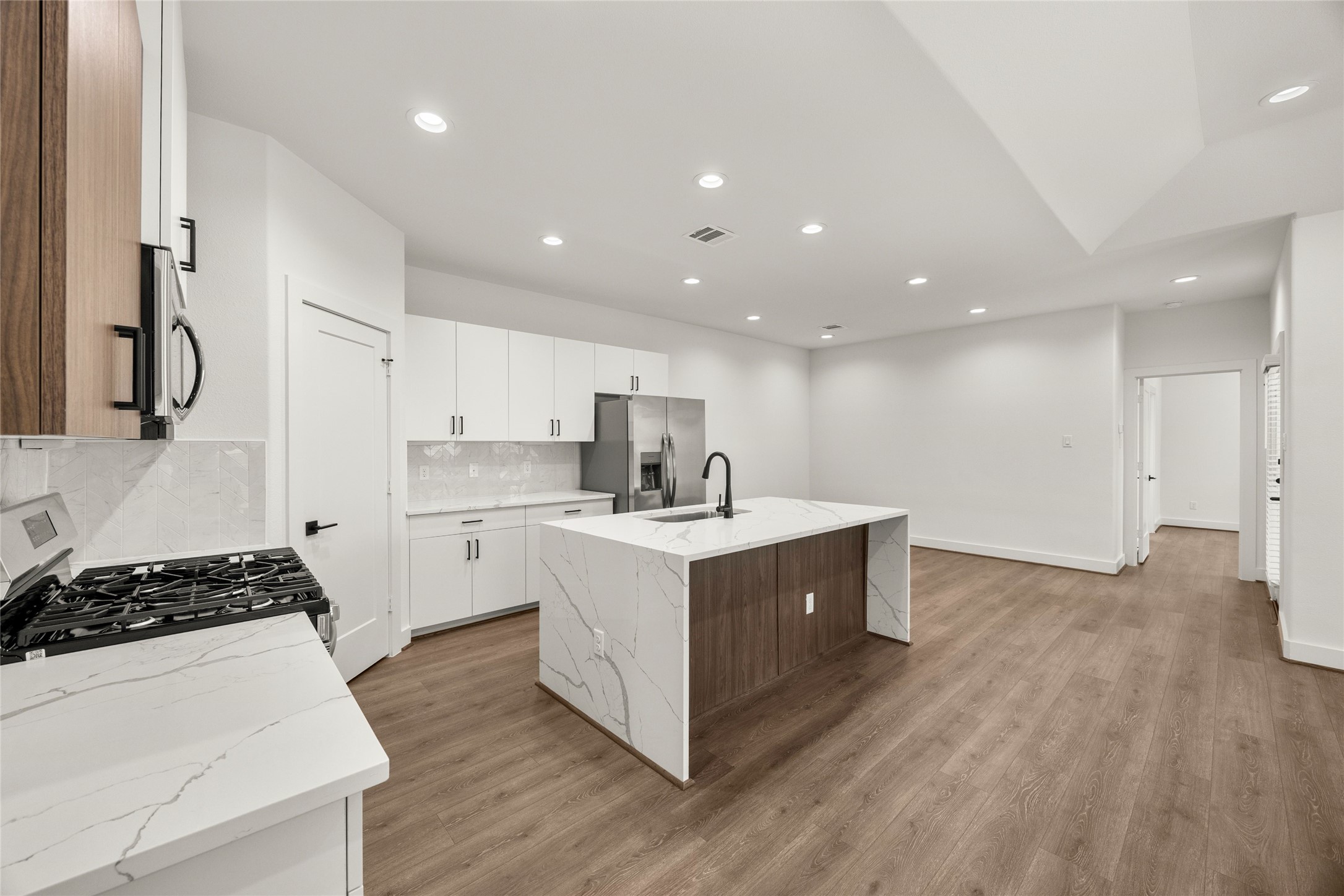 2632 Seaglass View Drive Property Photo 6