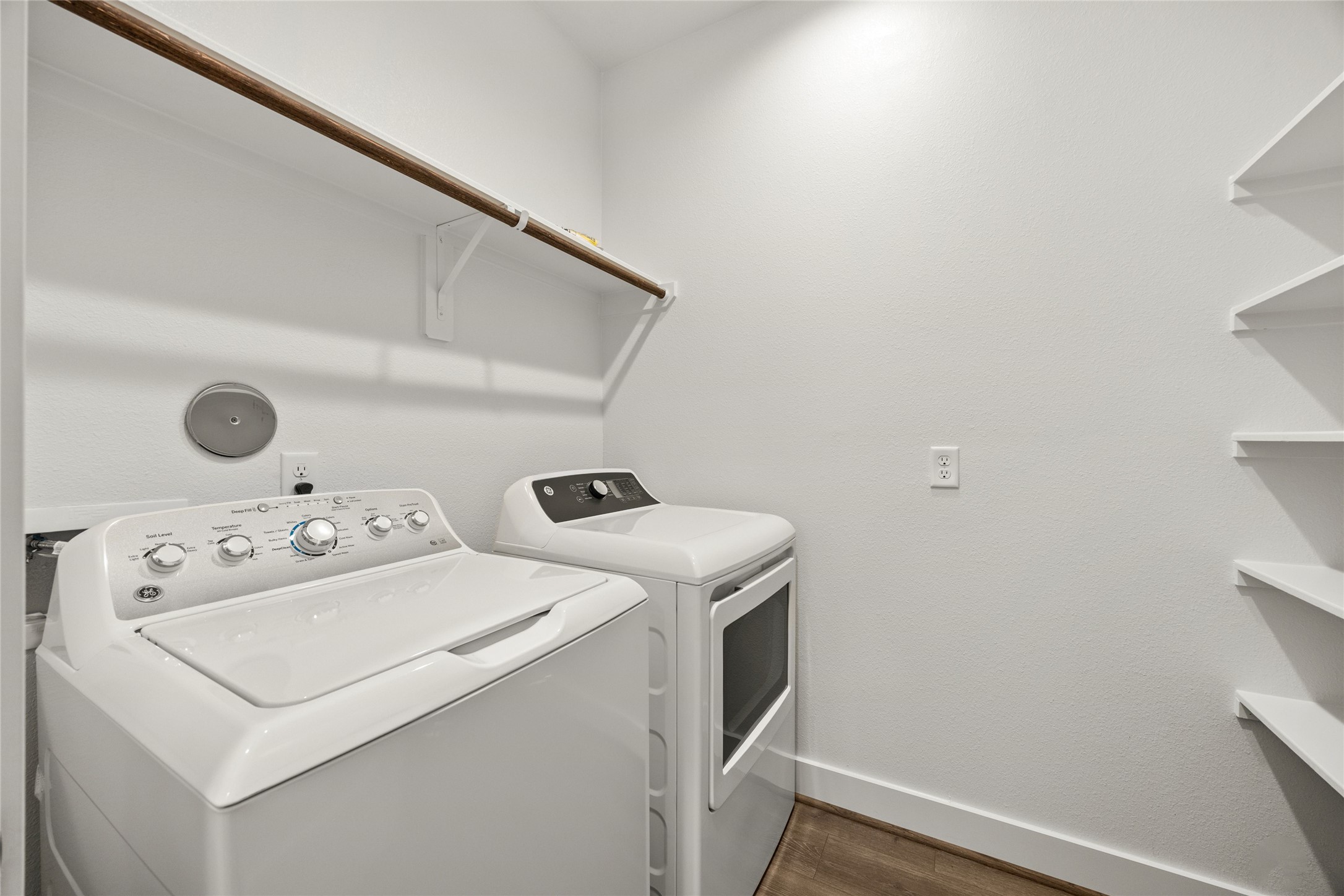 2632 Seaglass View Drive Property Photo 23