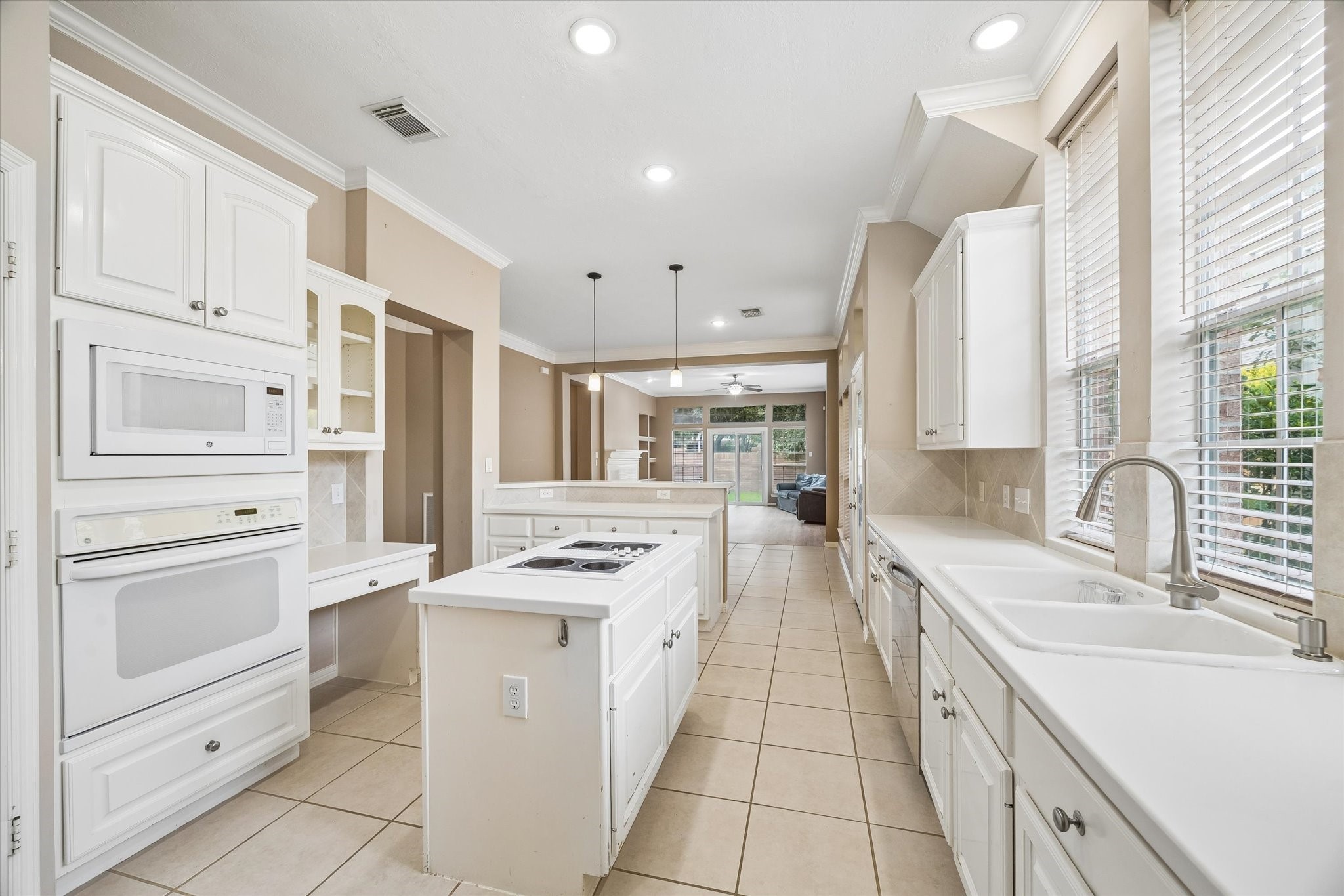 22703 Blue Canyon Drive Property Photo 11