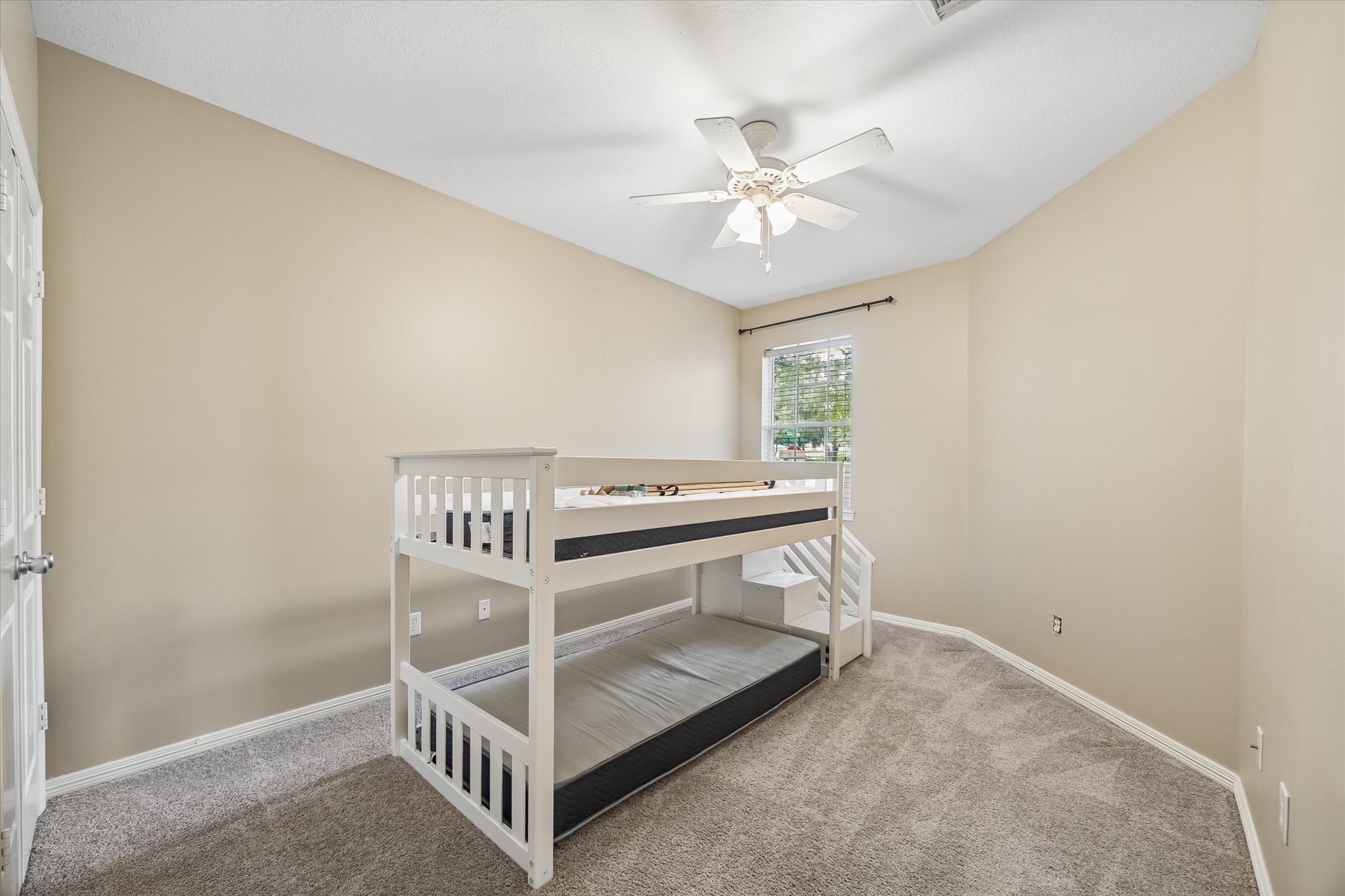 22703 Blue Canyon Drive Property Photo 14