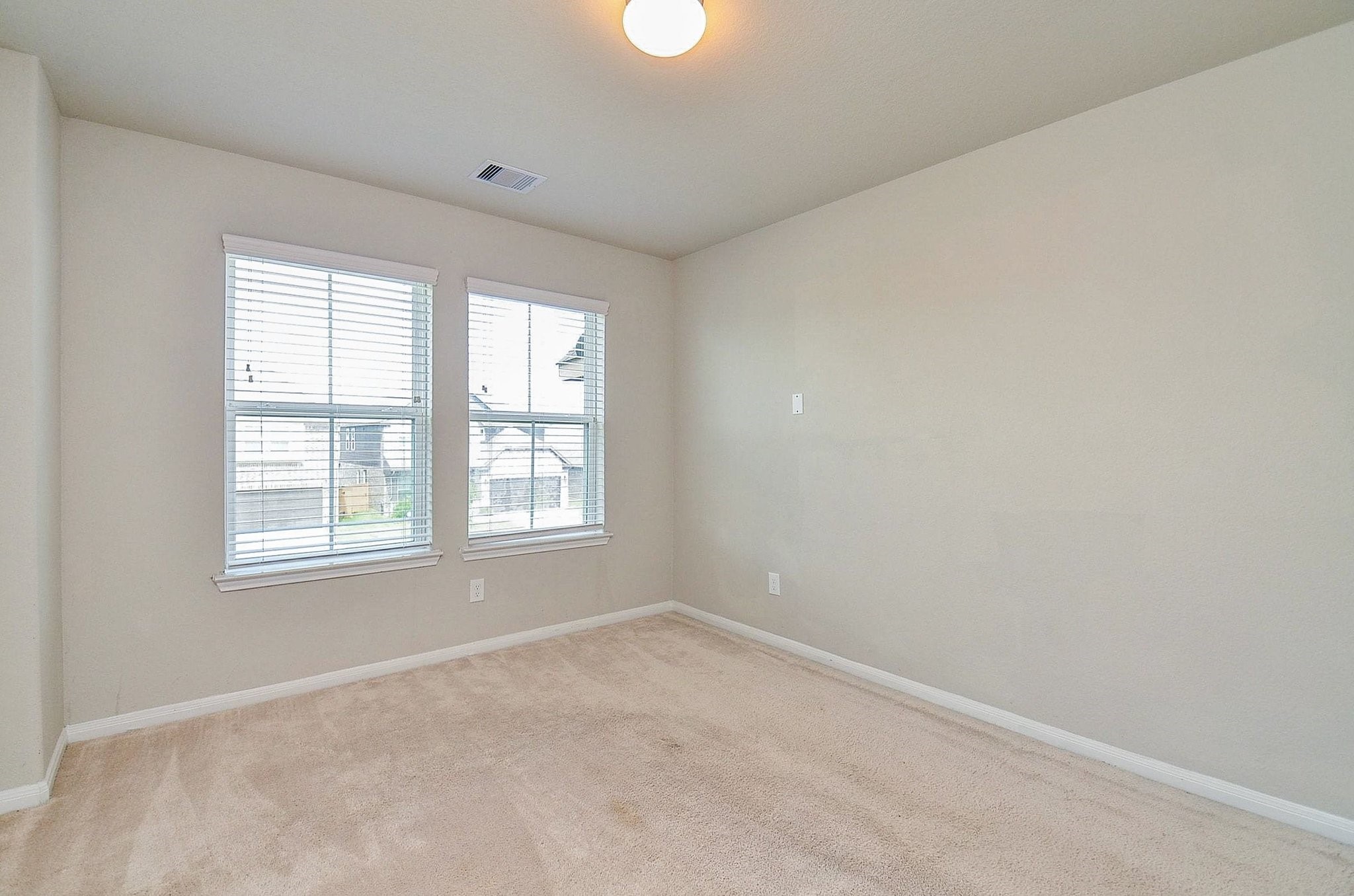 5443 Grand View Drive Property Photo 10