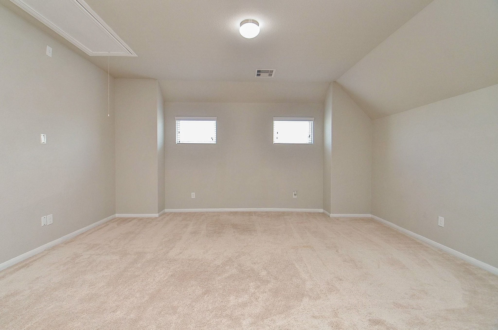 5443 Grand View Drive Property Photo 13