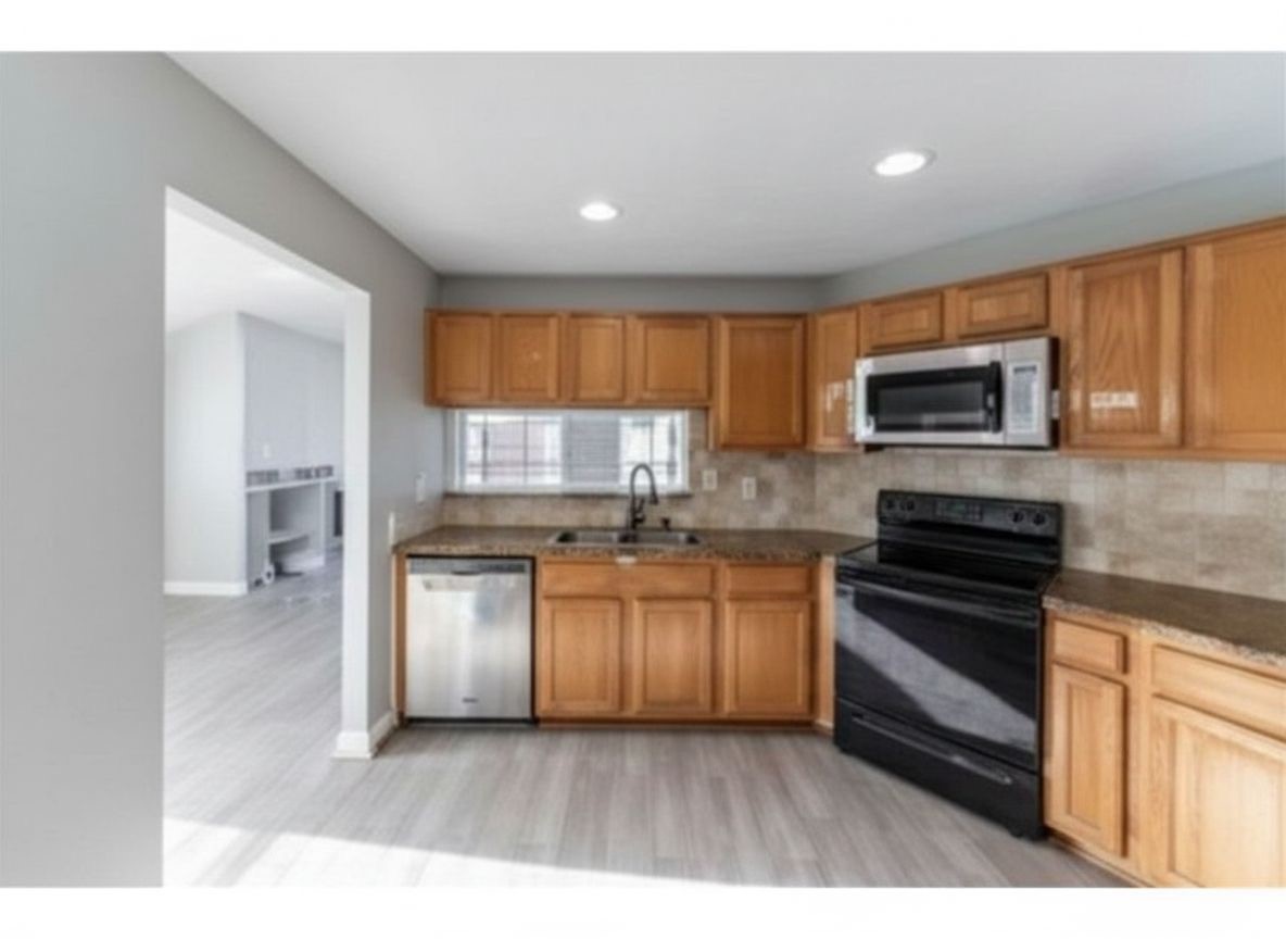 2135 Collingsfield Drive Property Photo 7