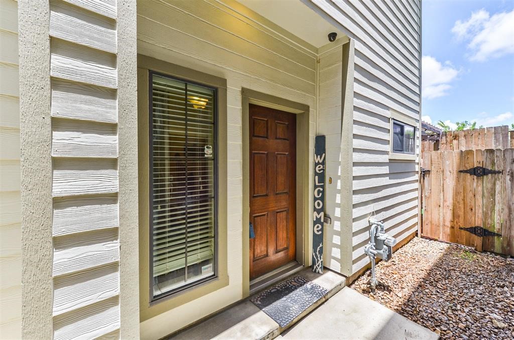 1130 Hempstead Villa Lane Property Photo 4