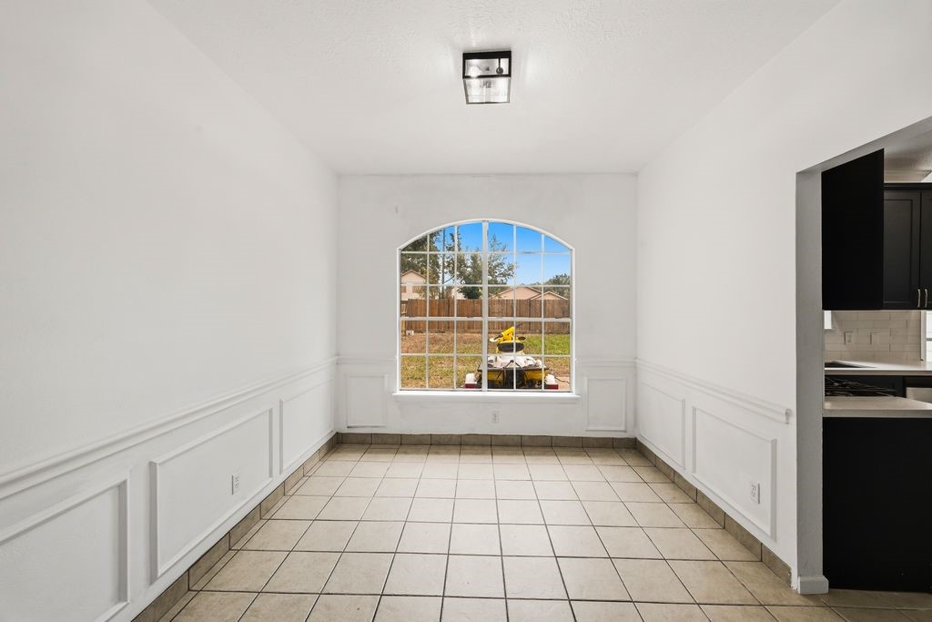5007 Kleinbrook Drive Property Photo 7