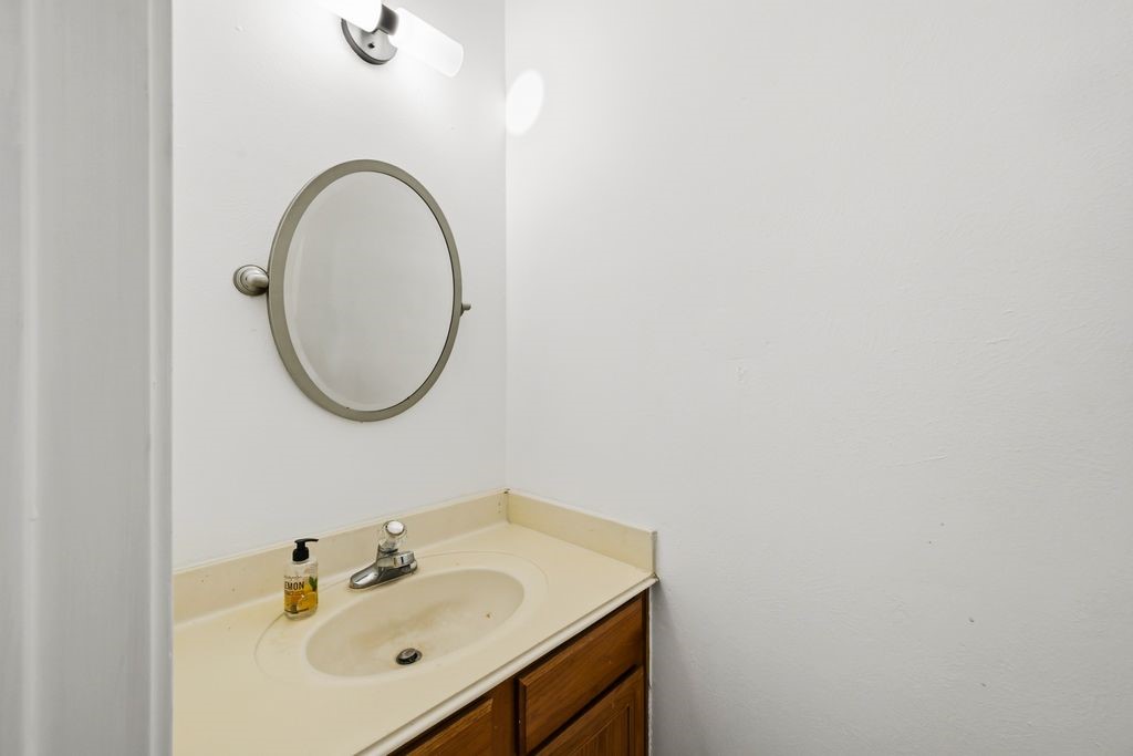 5007 Kleinbrook Drive Property Photo 9