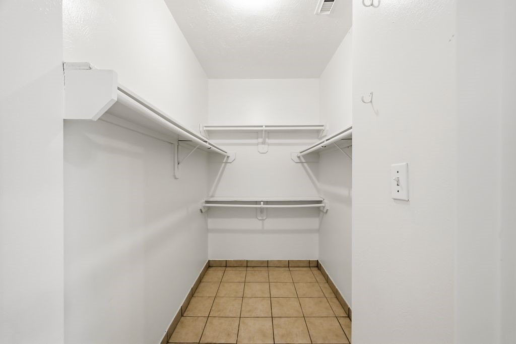 5007 Kleinbrook Drive Property Photo 20