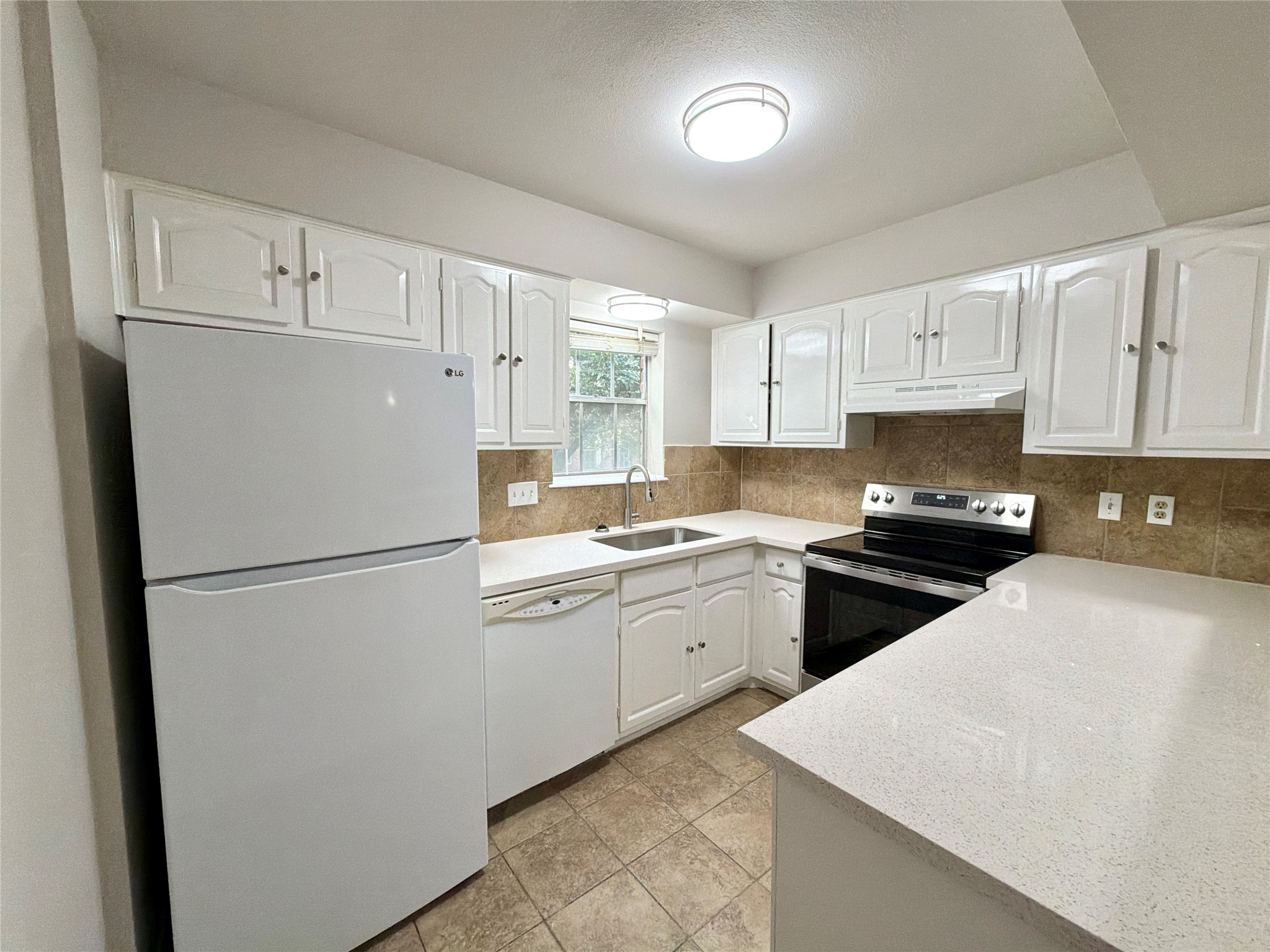 857 Wax Myrtle Lane Property Photo 1