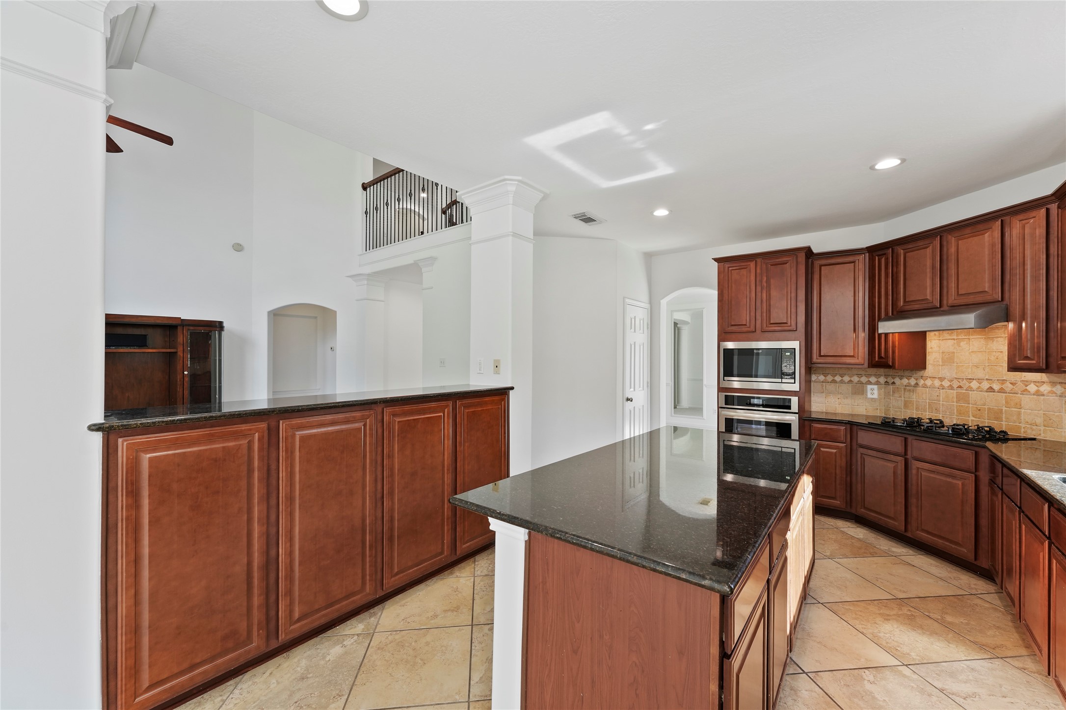 26422 Creston Woods Drive Property Photo 3