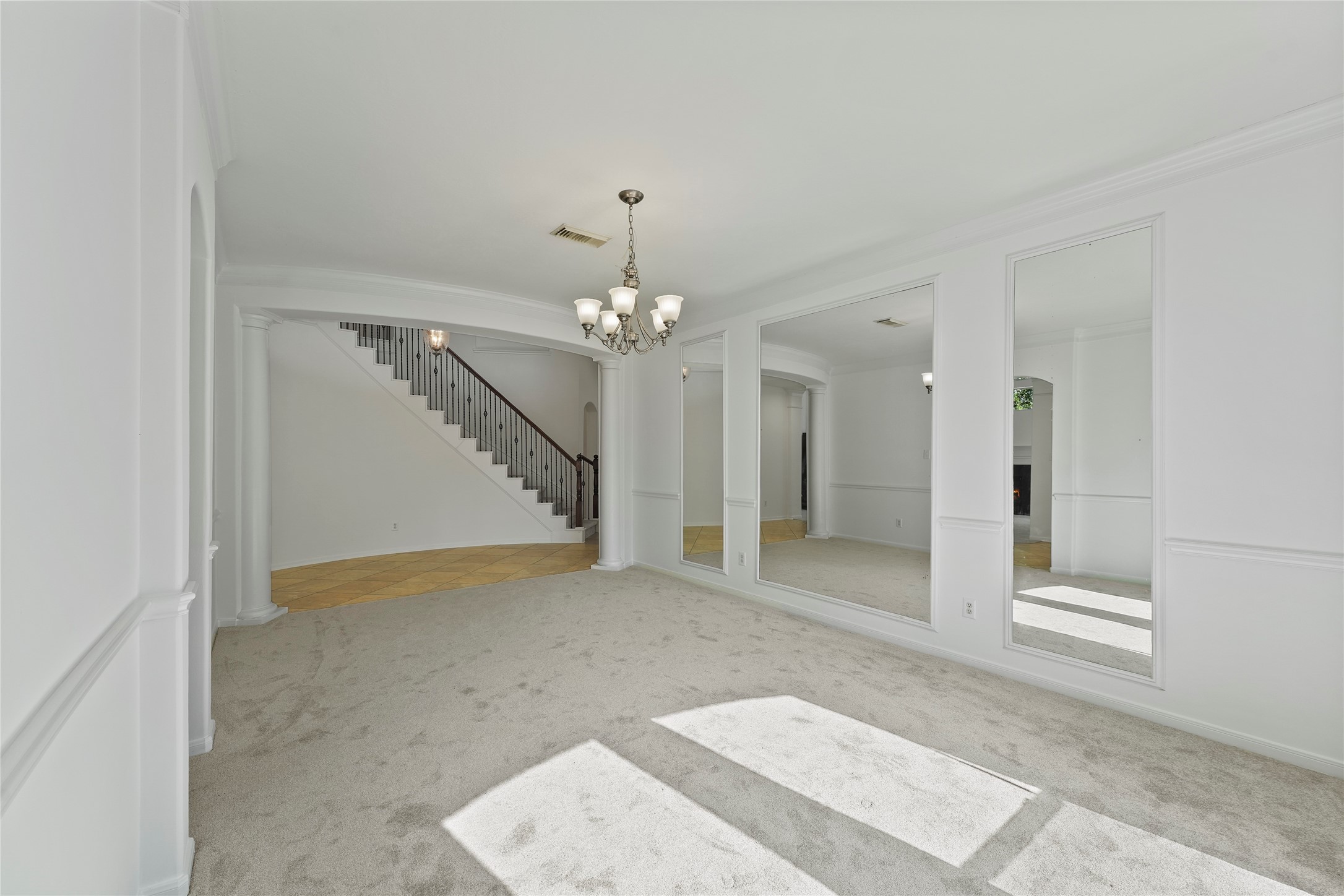 26422 Creston Woods Drive Property Photo 12