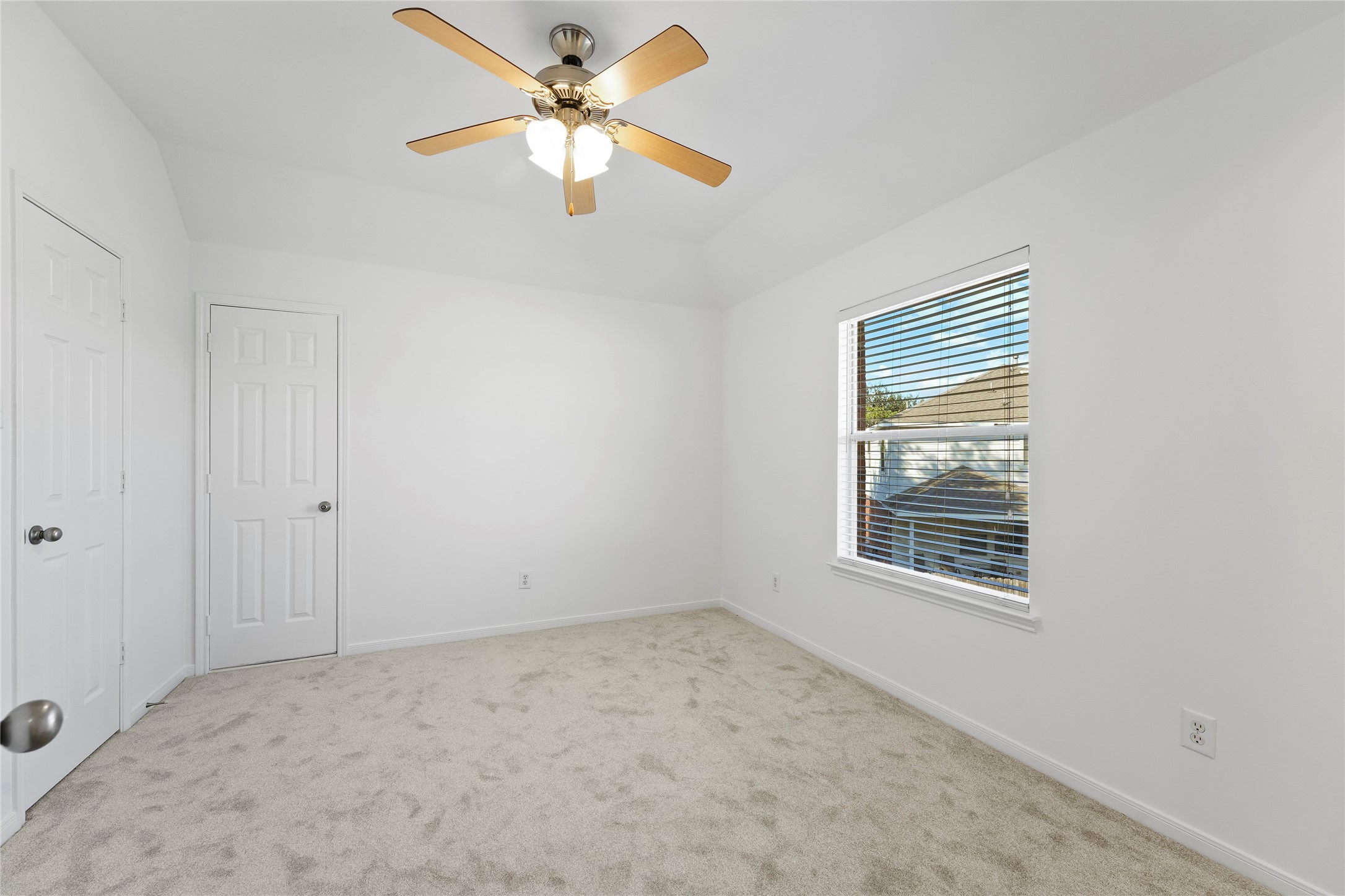 26422 Creston Woods Drive Property Photo 31
