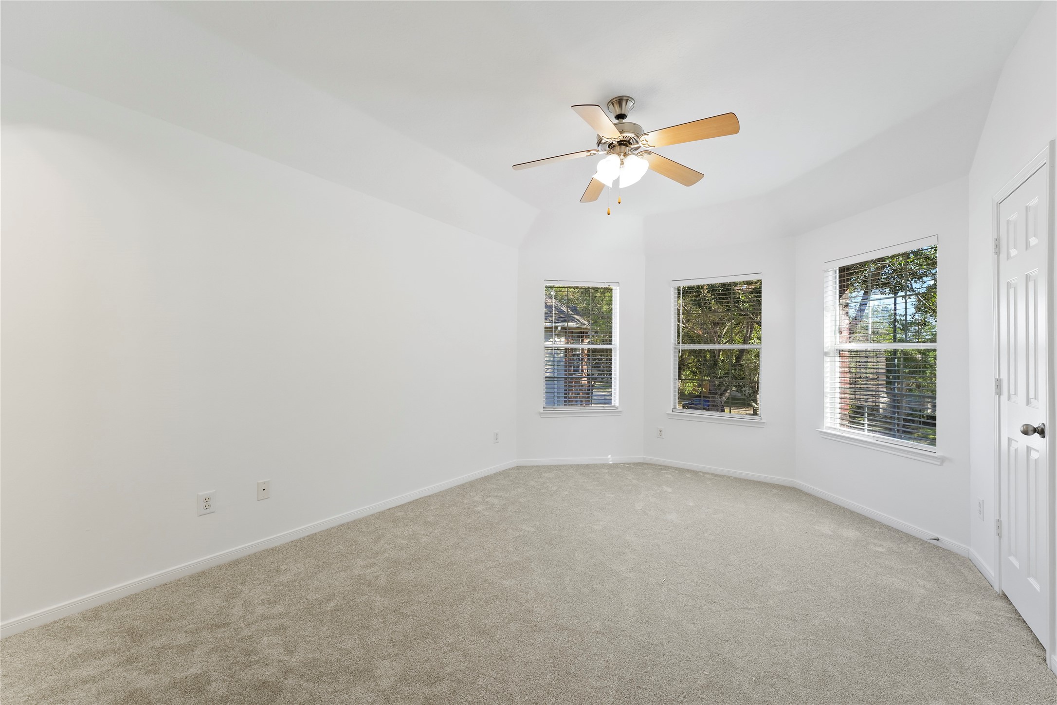 26422 Creston Woods Drive Property Photo 34