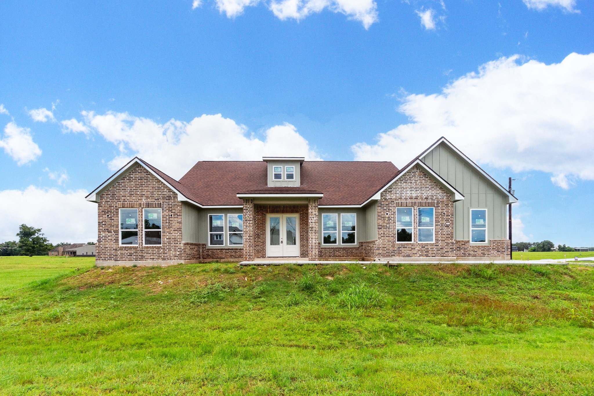201 Shetland Court Property Photo 1