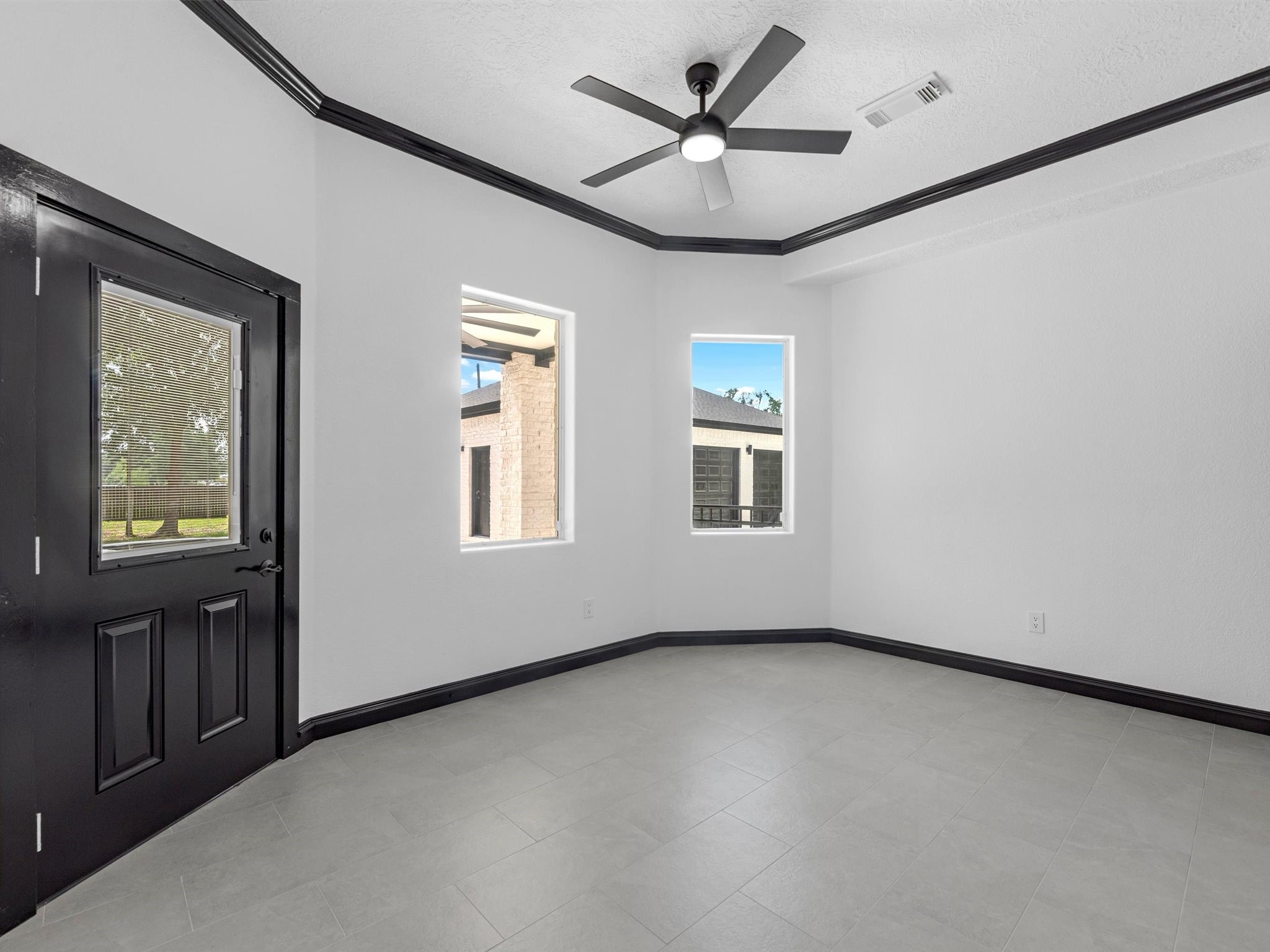 21703 Spur Circle Lane Property Photo 13