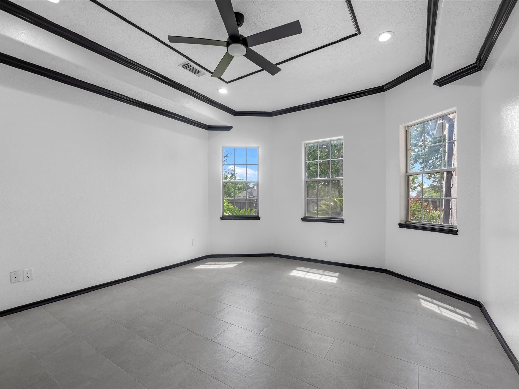 21703 Spur Circle Lane Property Photo 15