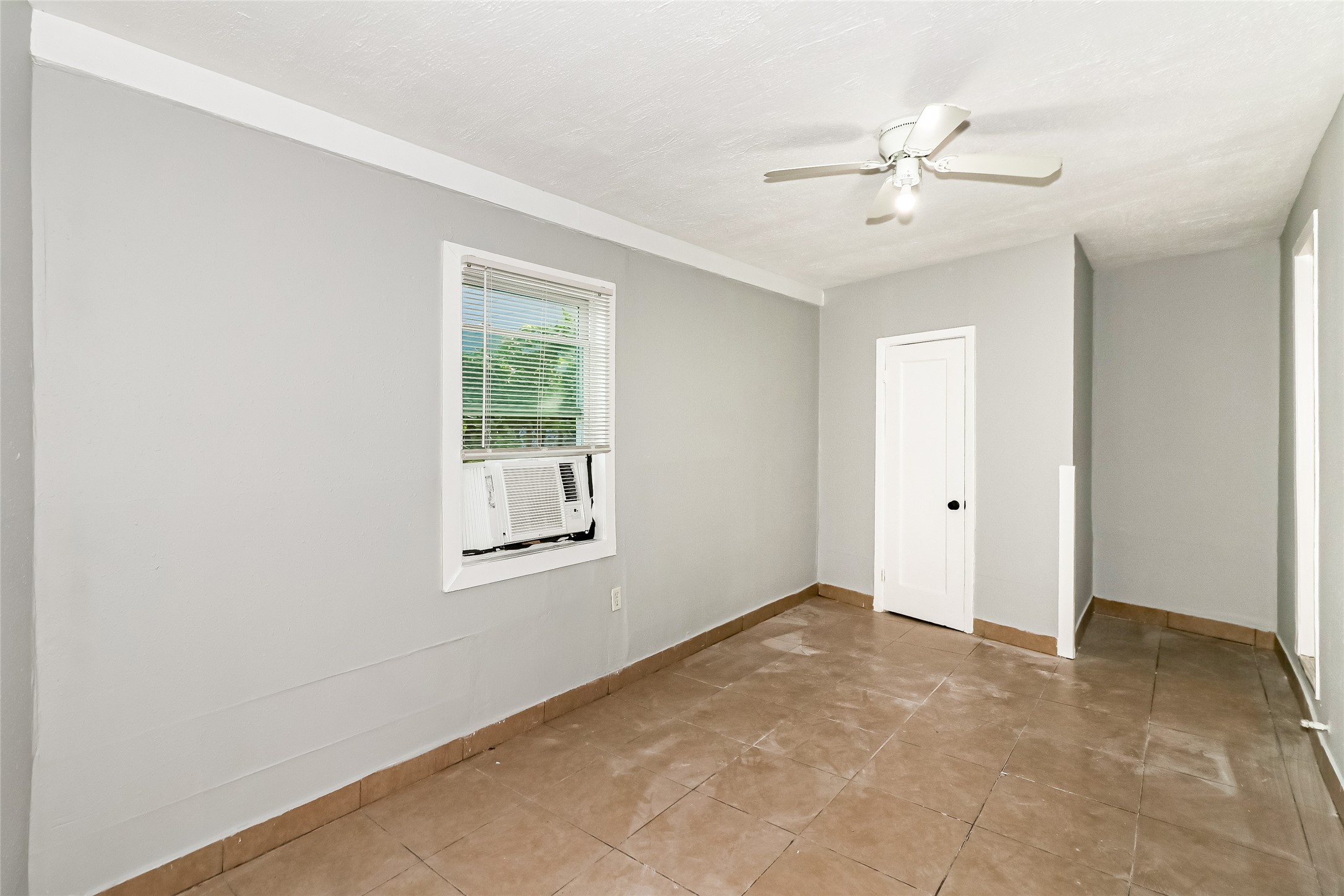 4610 Schroeder Street 2 Property Photo 5