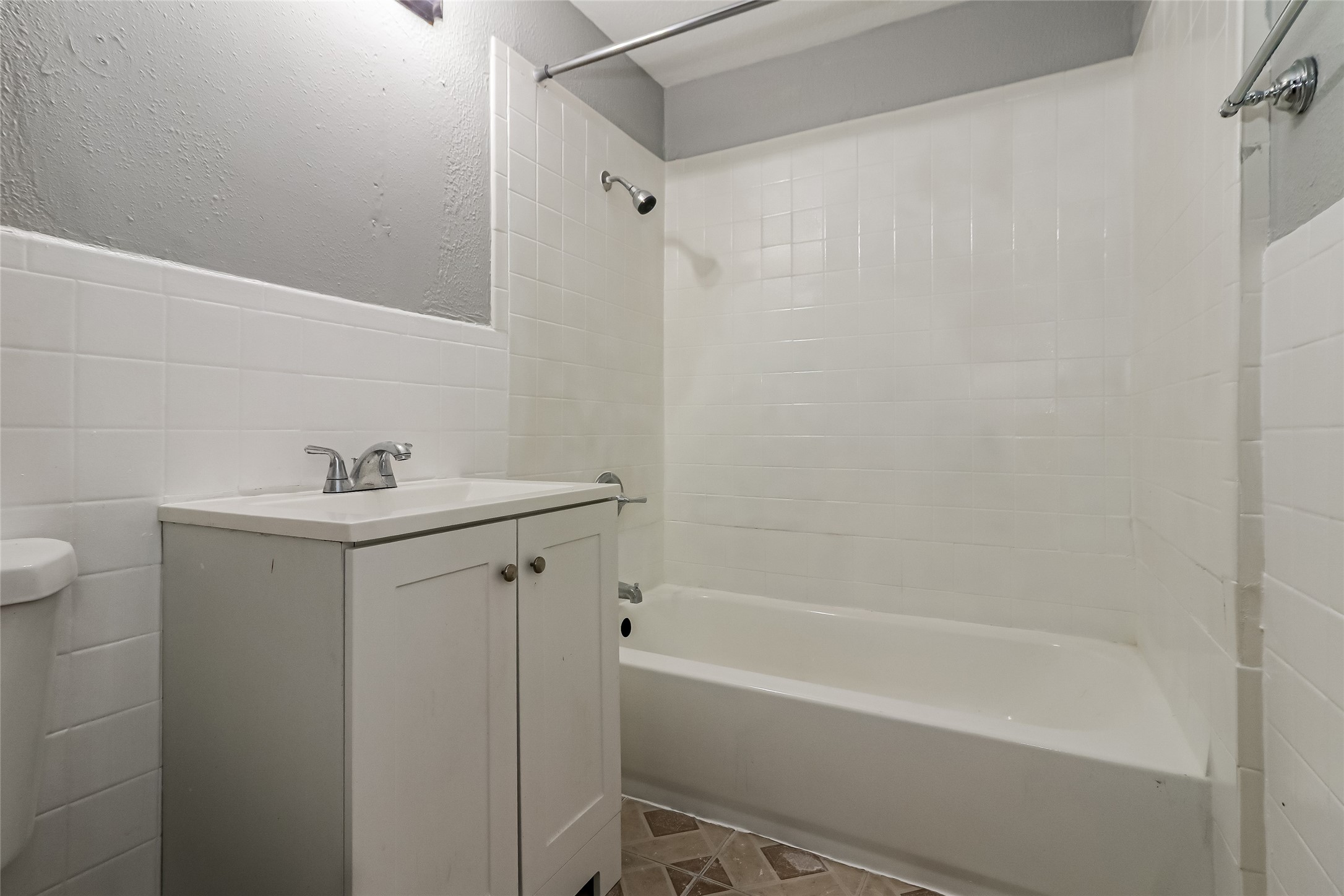 4610 Schroeder Street 2 Property Photo 9