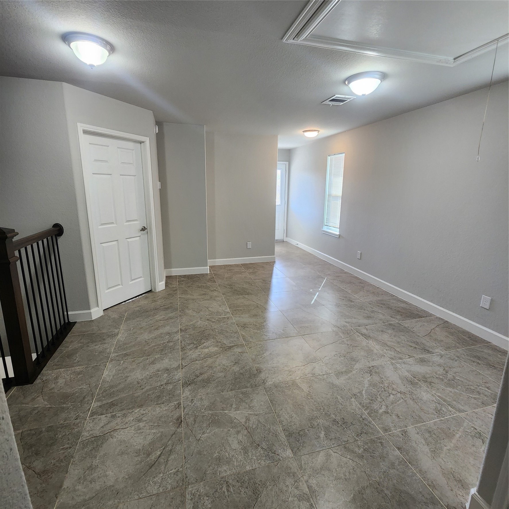 617 E 39th Street A Property Photo 12