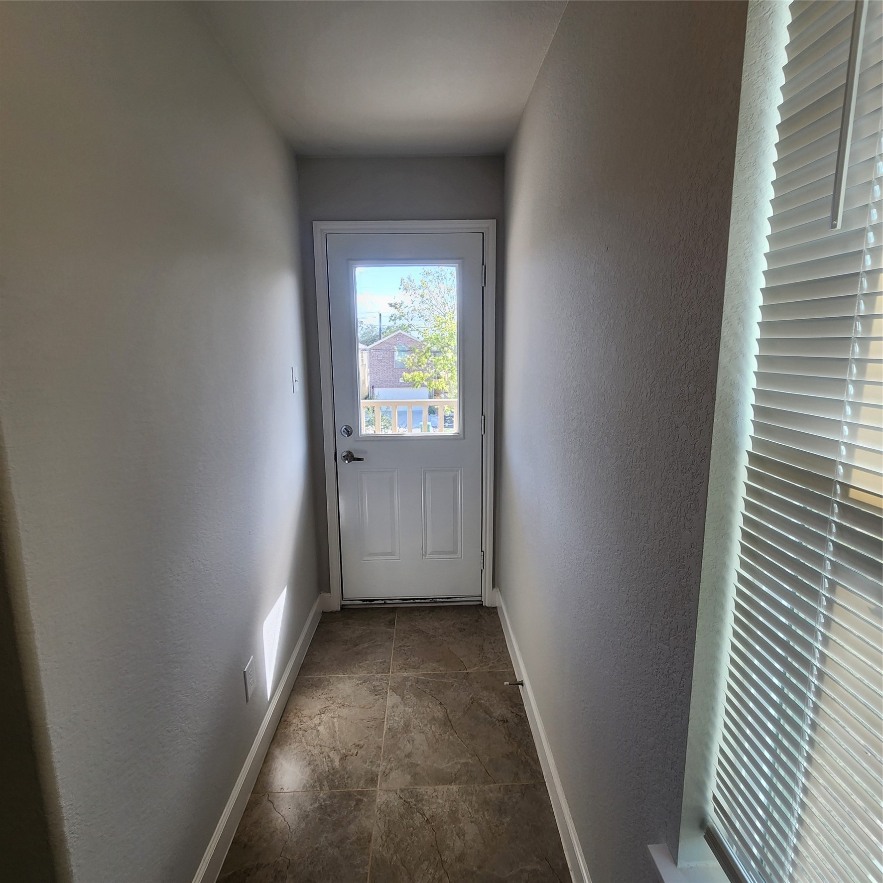 617 E 39th Street A Property Photo 19