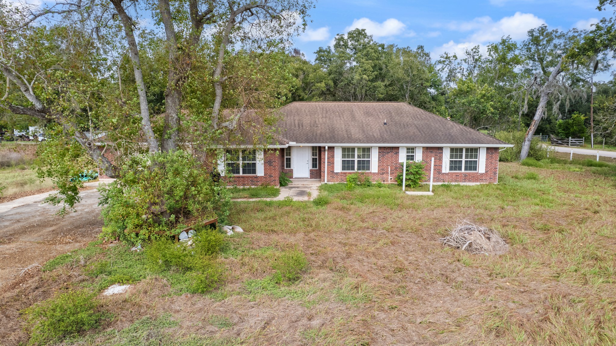 7442 County Road 42 Property Photo 3
