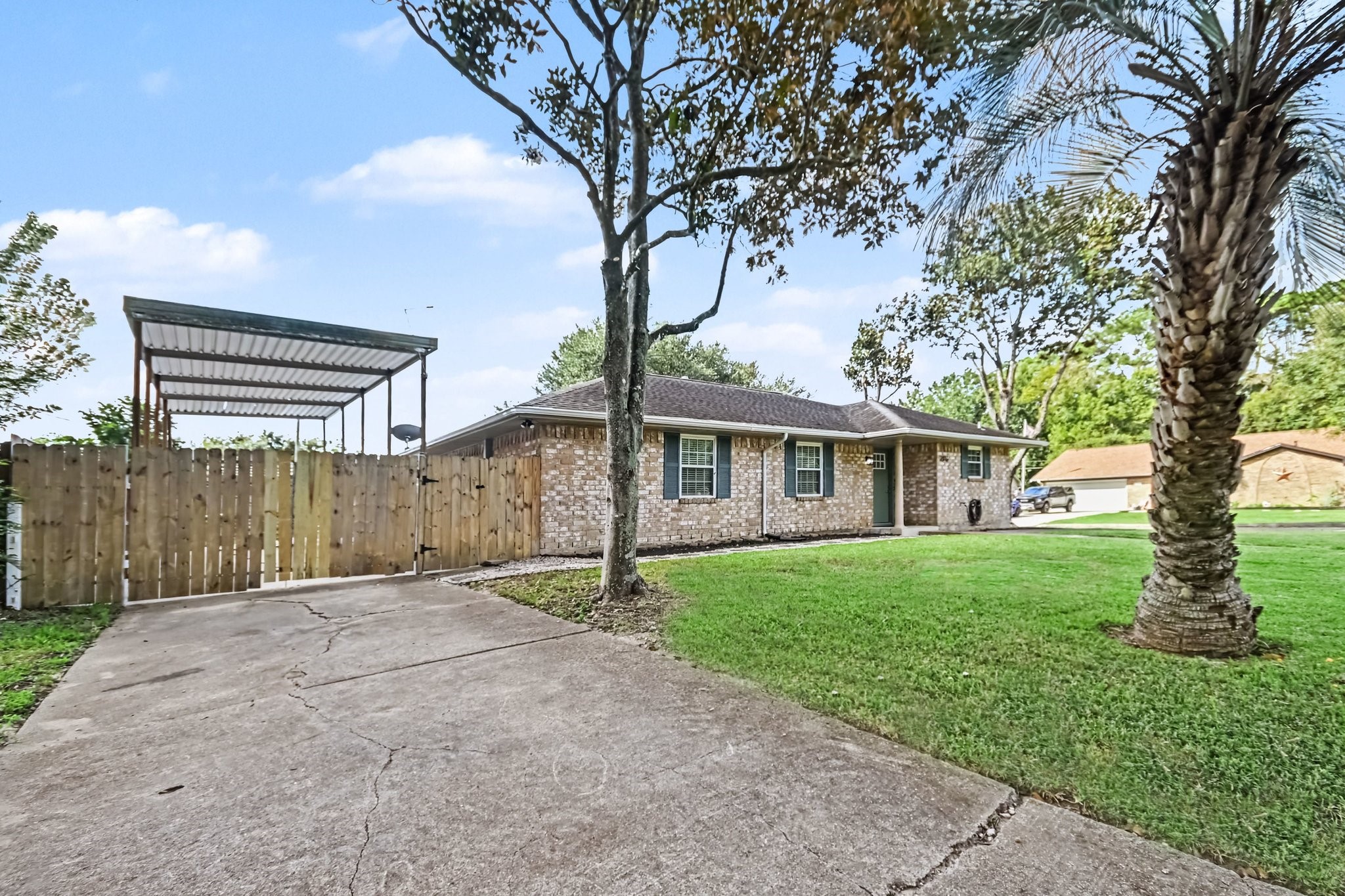 2010 Tanglebriar Lane Property Photo 1