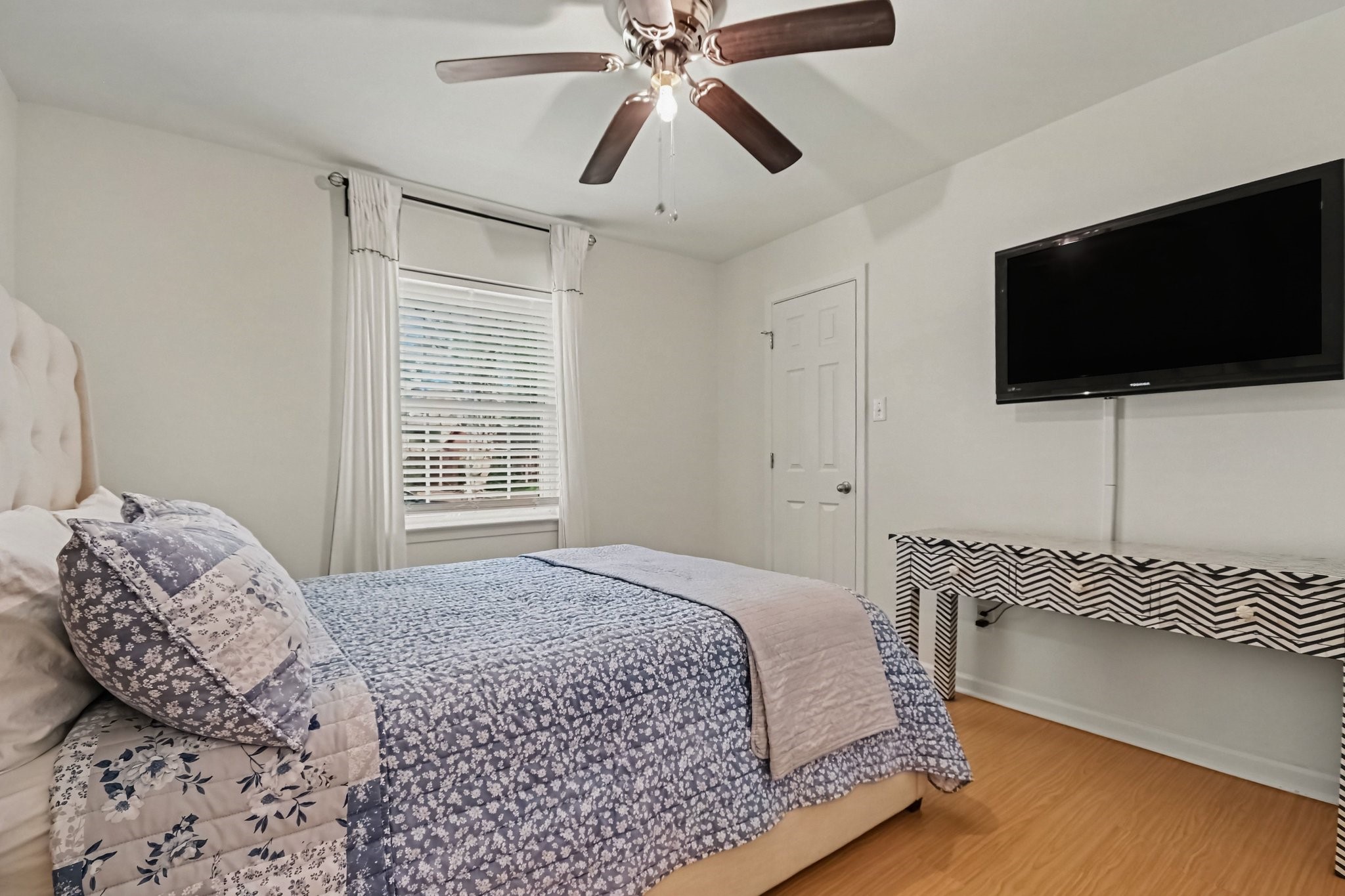 2010 Tanglebriar Lane Property Photo 11
