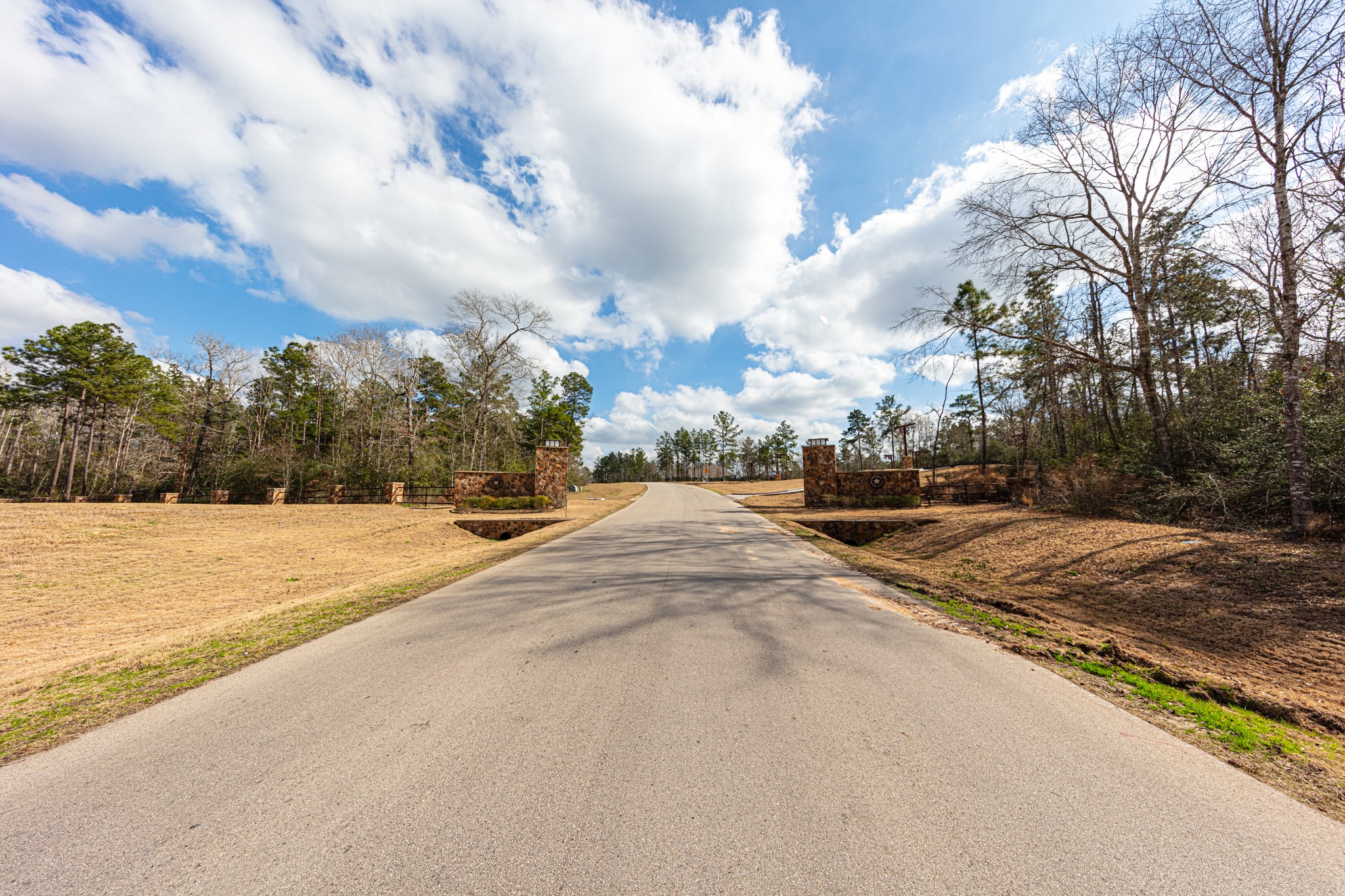 15261 Rubicon Road Property Photo 3