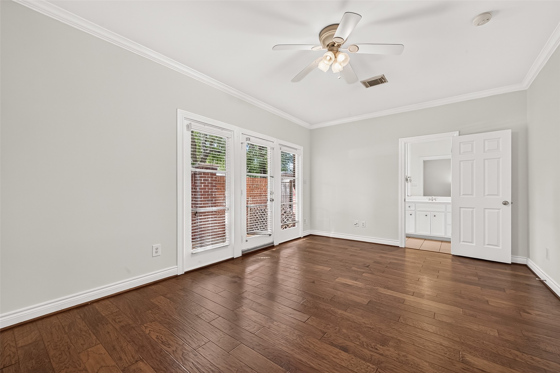 2508 South Boulevard Property Photo 5