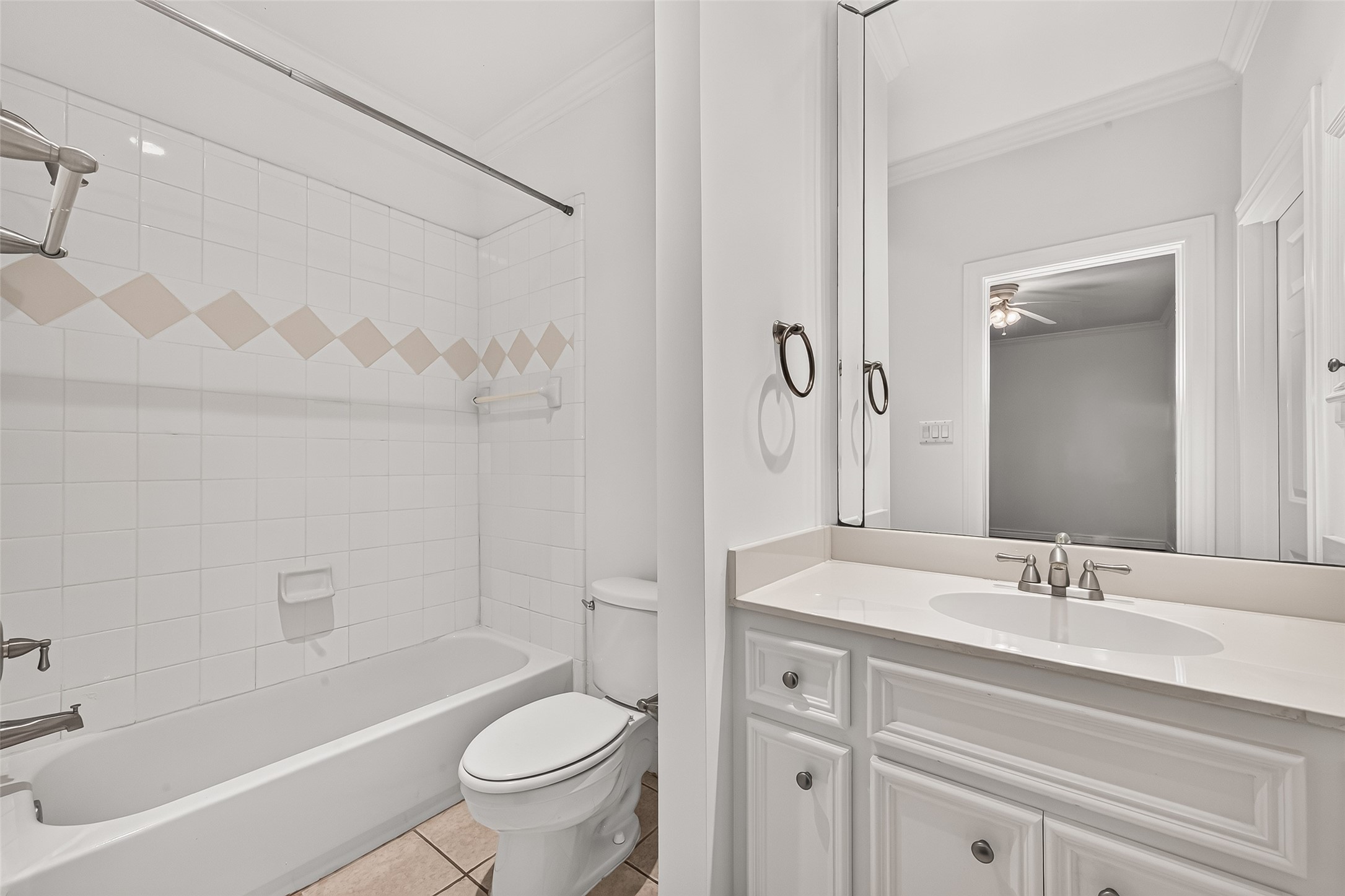 2508 South Boulevard Property Photo 7