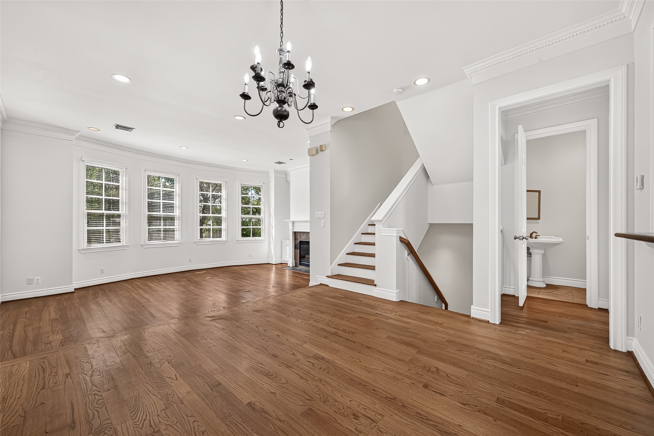 2508 South Boulevard Property Photo 8
