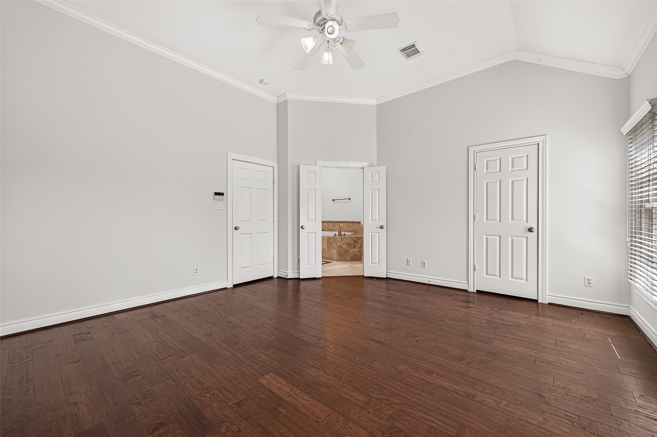 2508 South Boulevard Property Photo 20