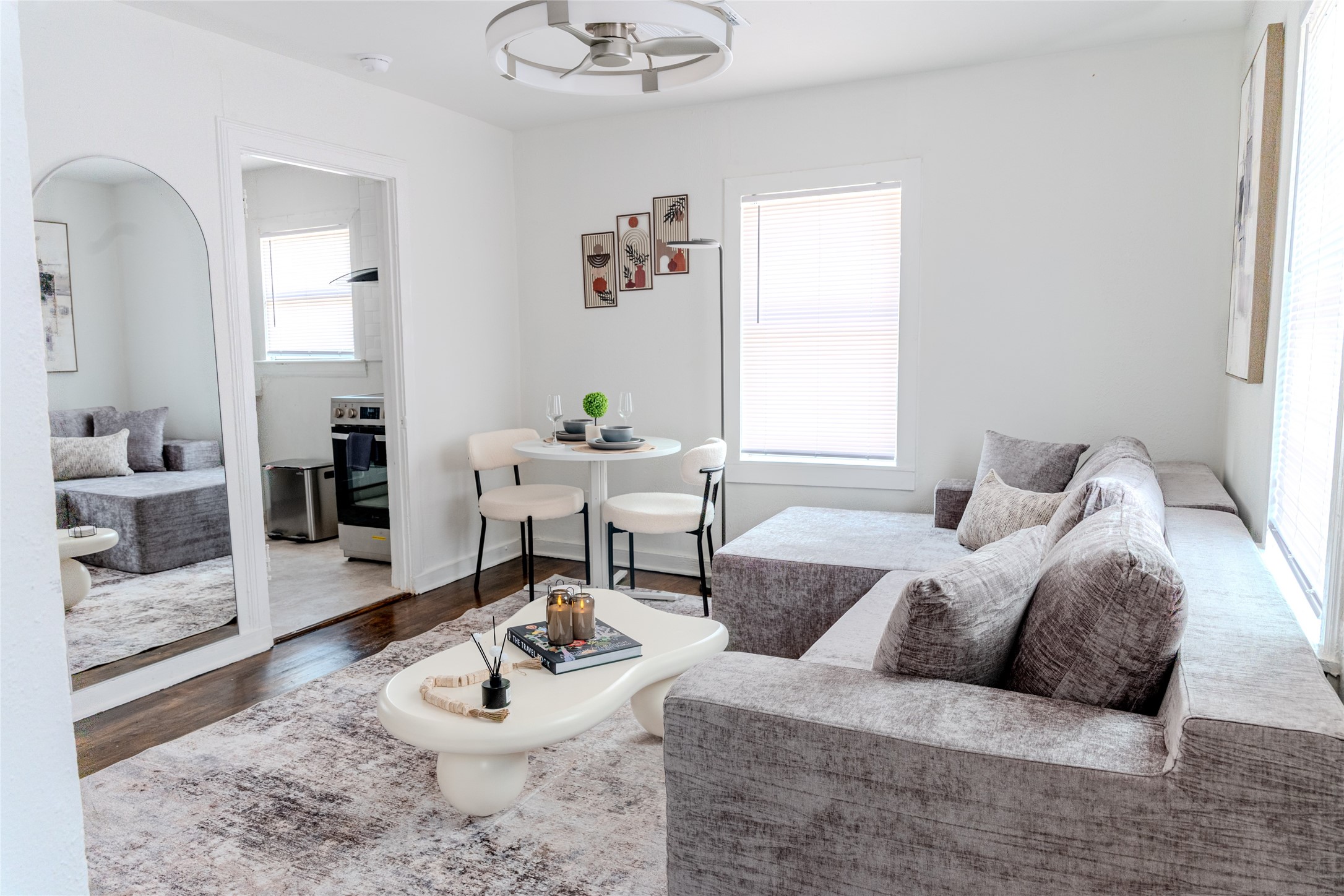 2016 Dunlavy Street 3 Property Photo 5