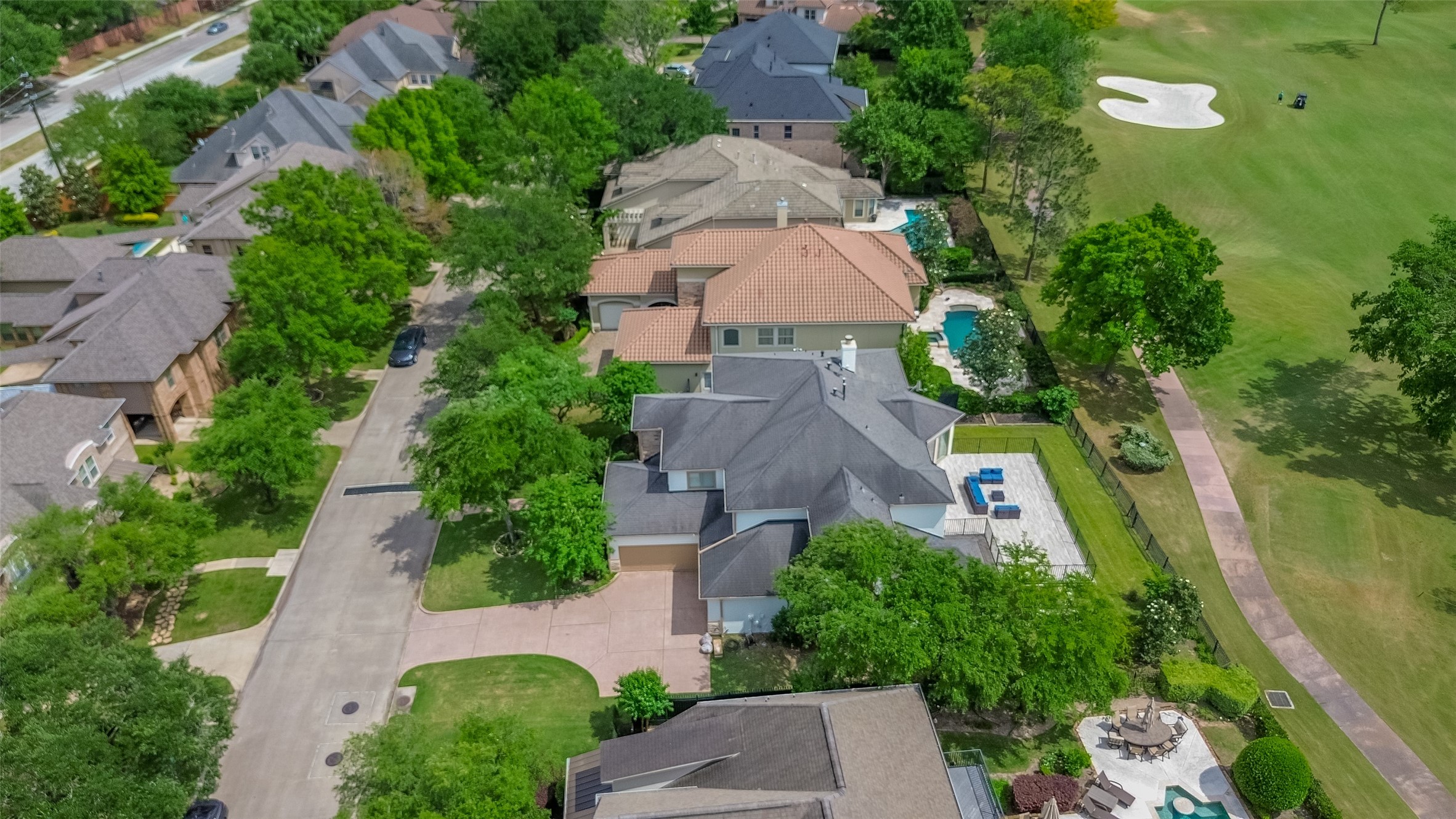 11819 Legend Manor Drive Property Photo 2